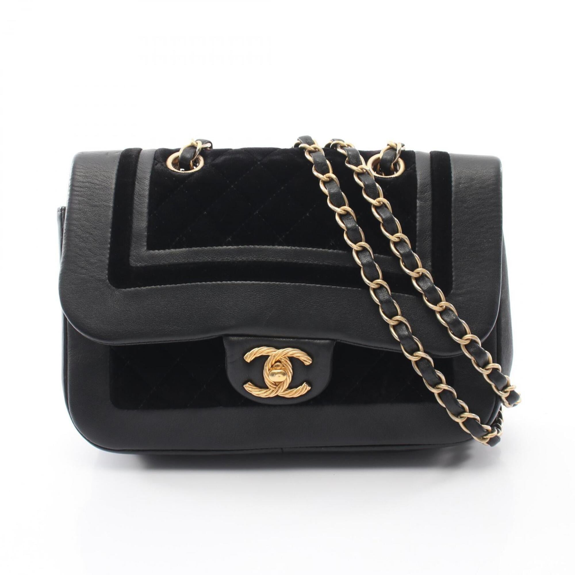Chanel Black Leather Fabric Handbag Shoulder Bag (Pre-Owned)
