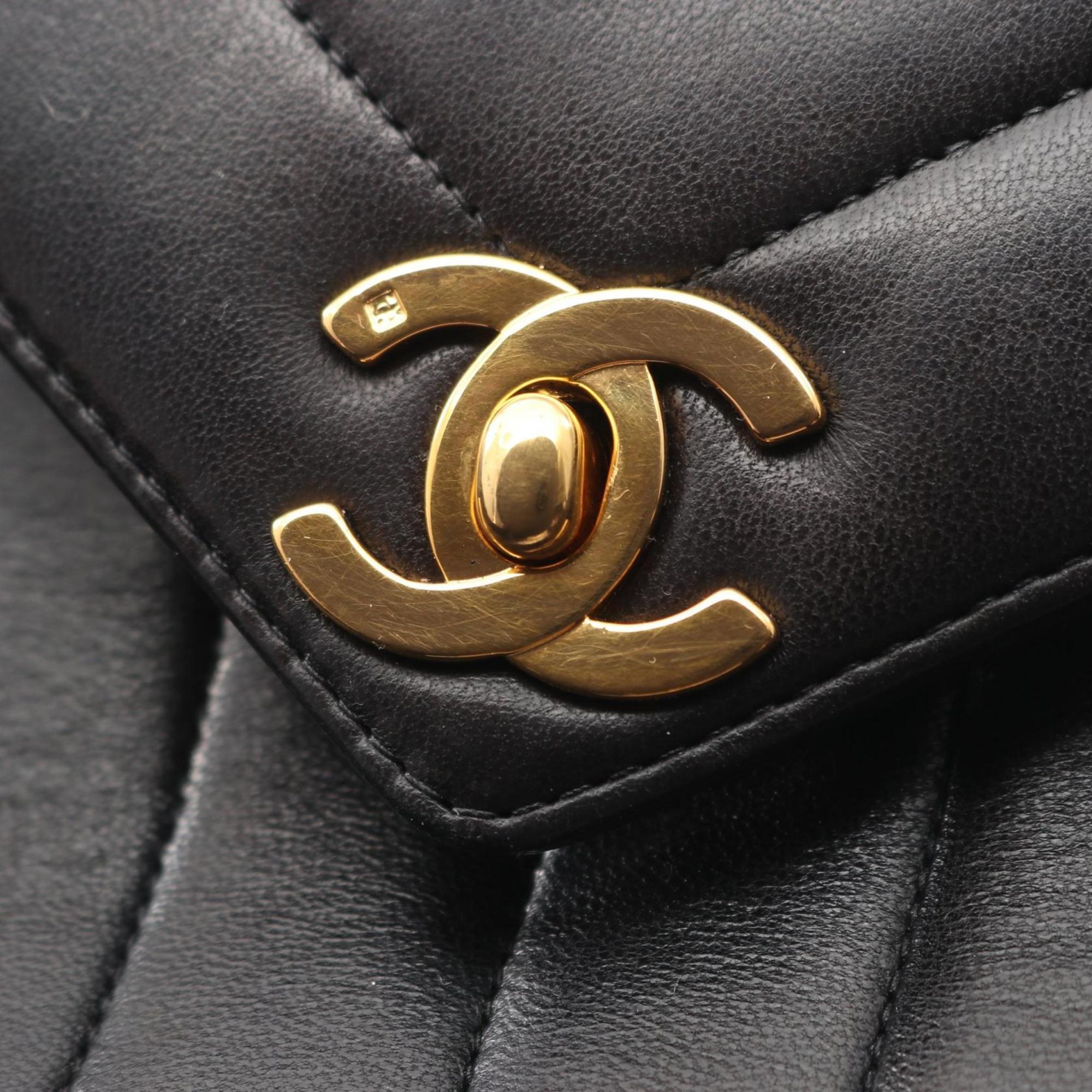 Chanel Black Leather Shoulder Bag (Pre-Owned)