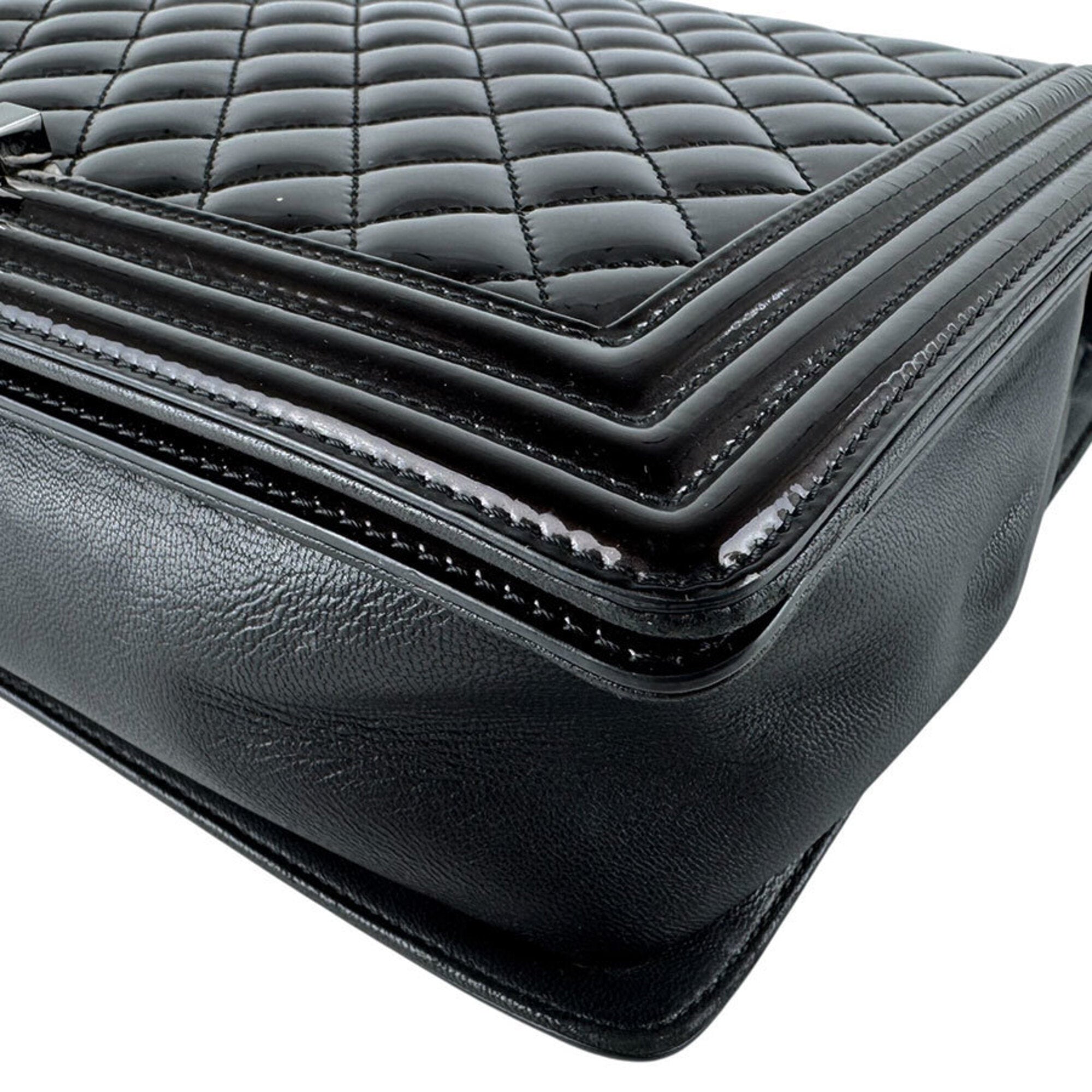Chanel Black Patent Leather Shoulder Bag (Pre-Owned)