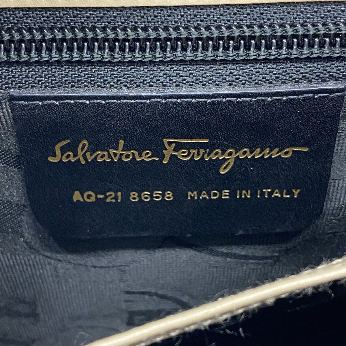 Salvatore Ferragamo Beige Leather Handbag (Pre-Owned)
