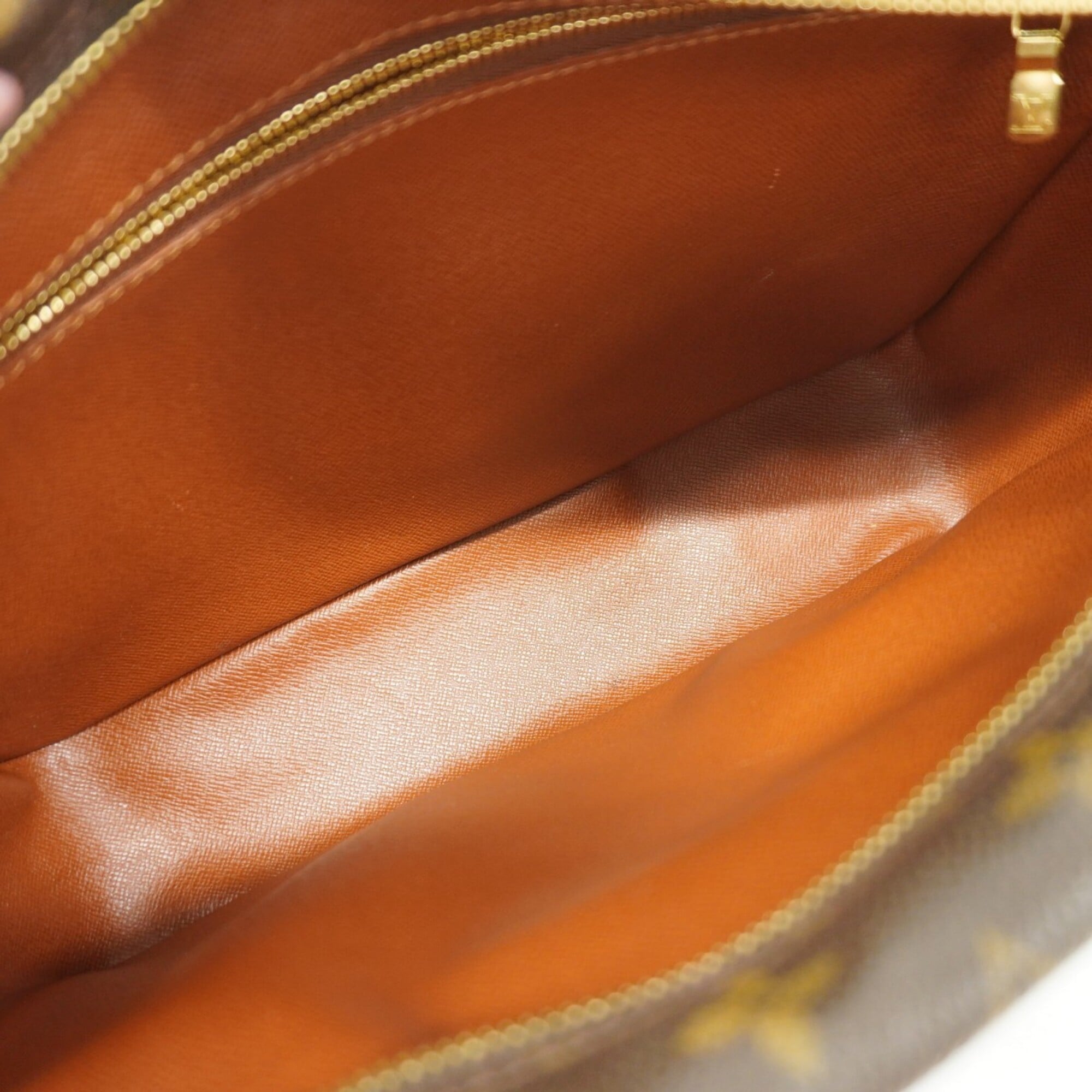 Louis Vuitton Brown Shoulder Bag (Pre-Owned)