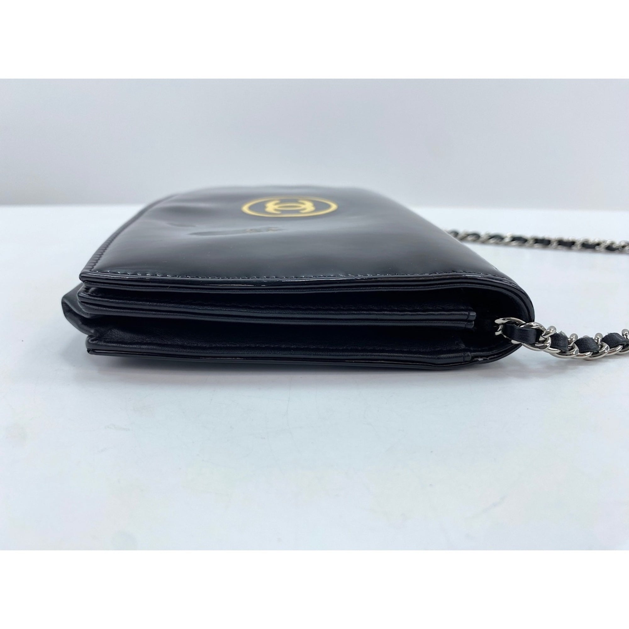 Chanel Black Patent Leather Shoulder Bag (Pre-Owned)