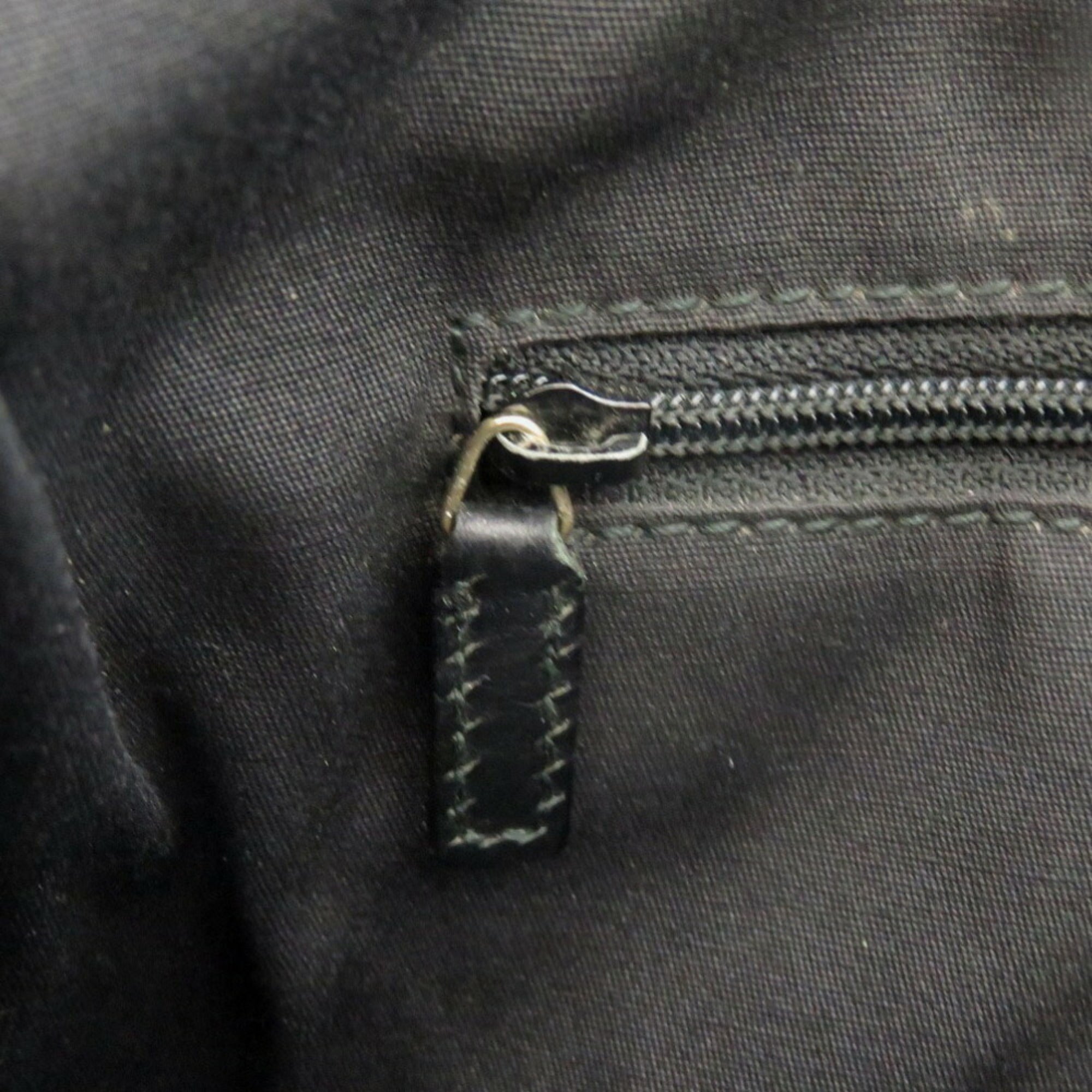 Gucci Black Suede Shoulder Bag (Pre-Owned)