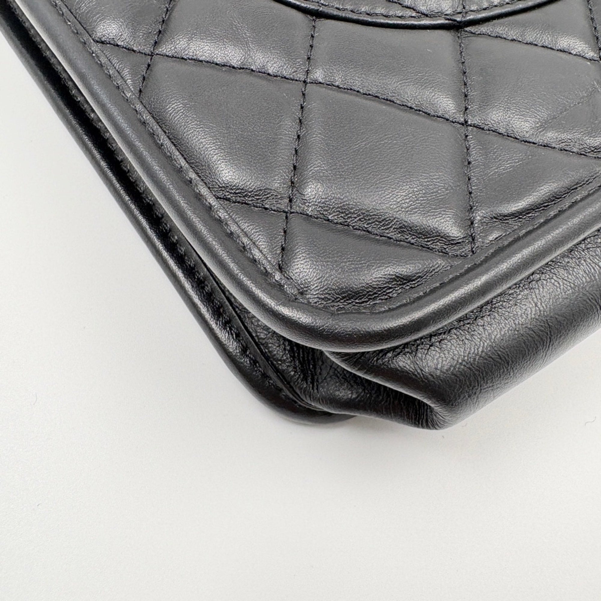 Chanel Black Handbag (Pre-Owned)