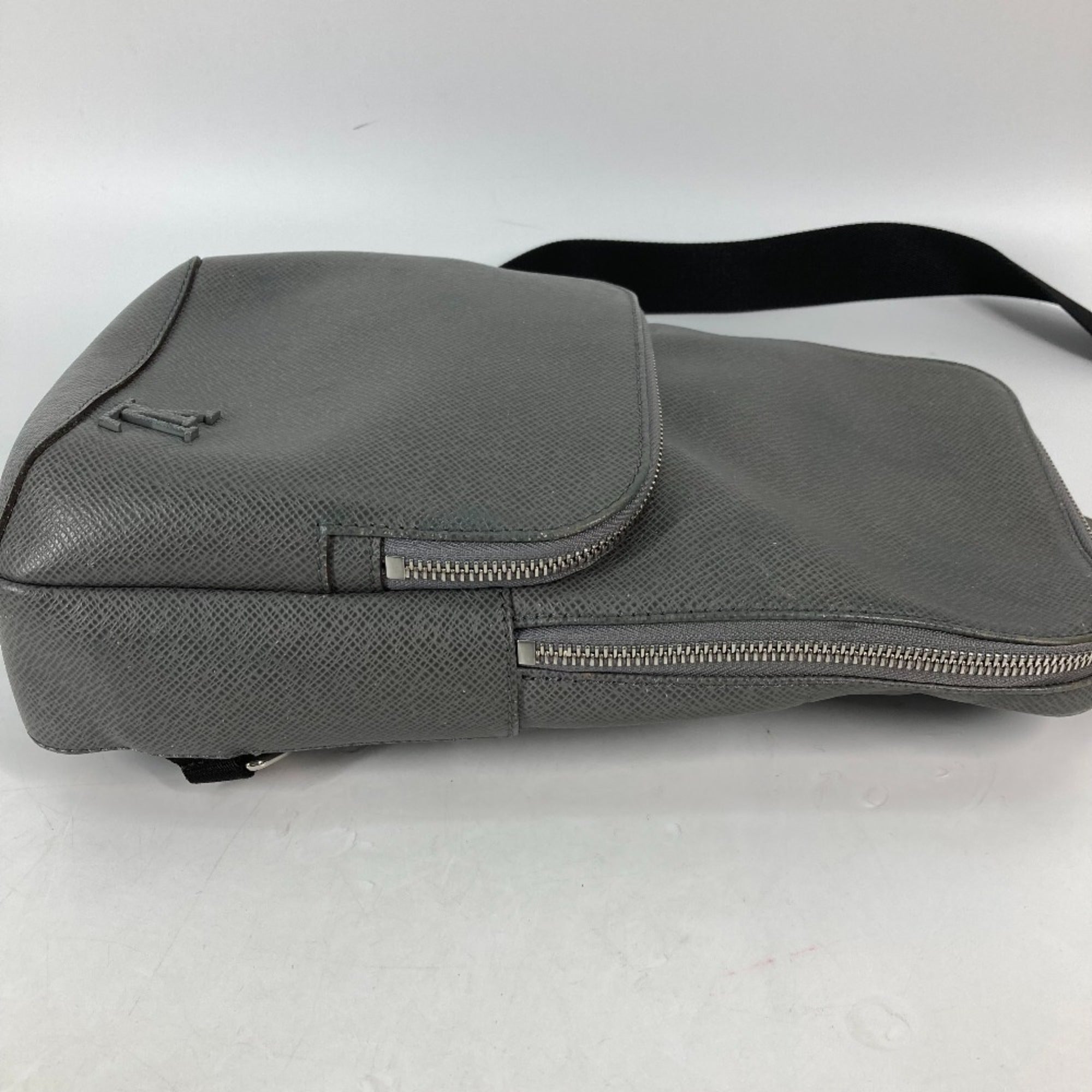 Louis Vuitton Galle Gray Taiga Leather Shoulder Bag Sling Bag (Pre-Owned)