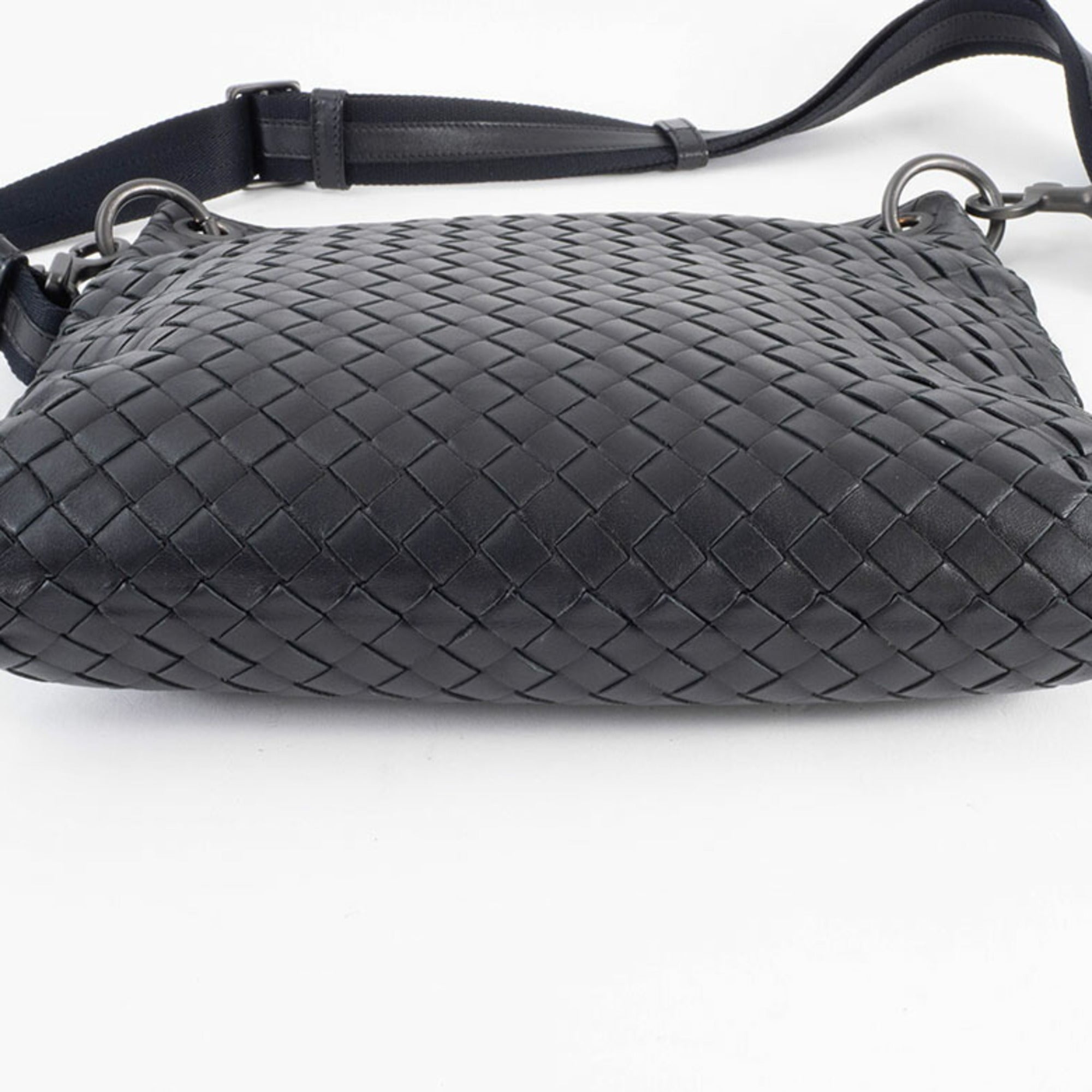 Bottega Veneta Black Leather Shoulder Bag (Pre-Owned)