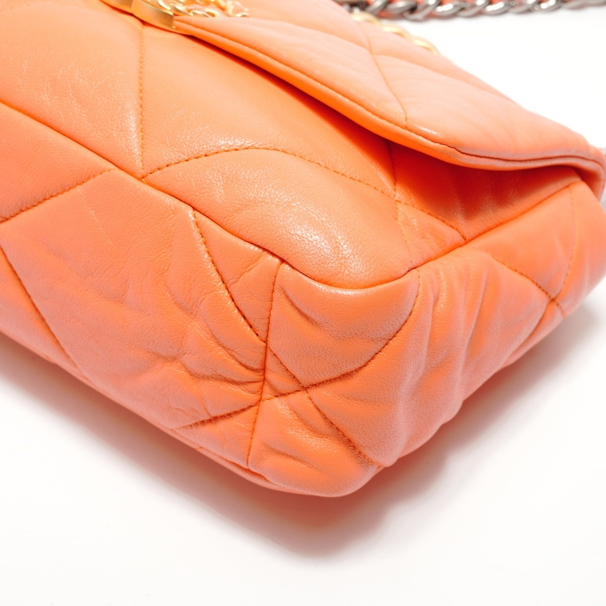 Chanel Matelasse Orange Shoulder Bag (Pre-Owned)