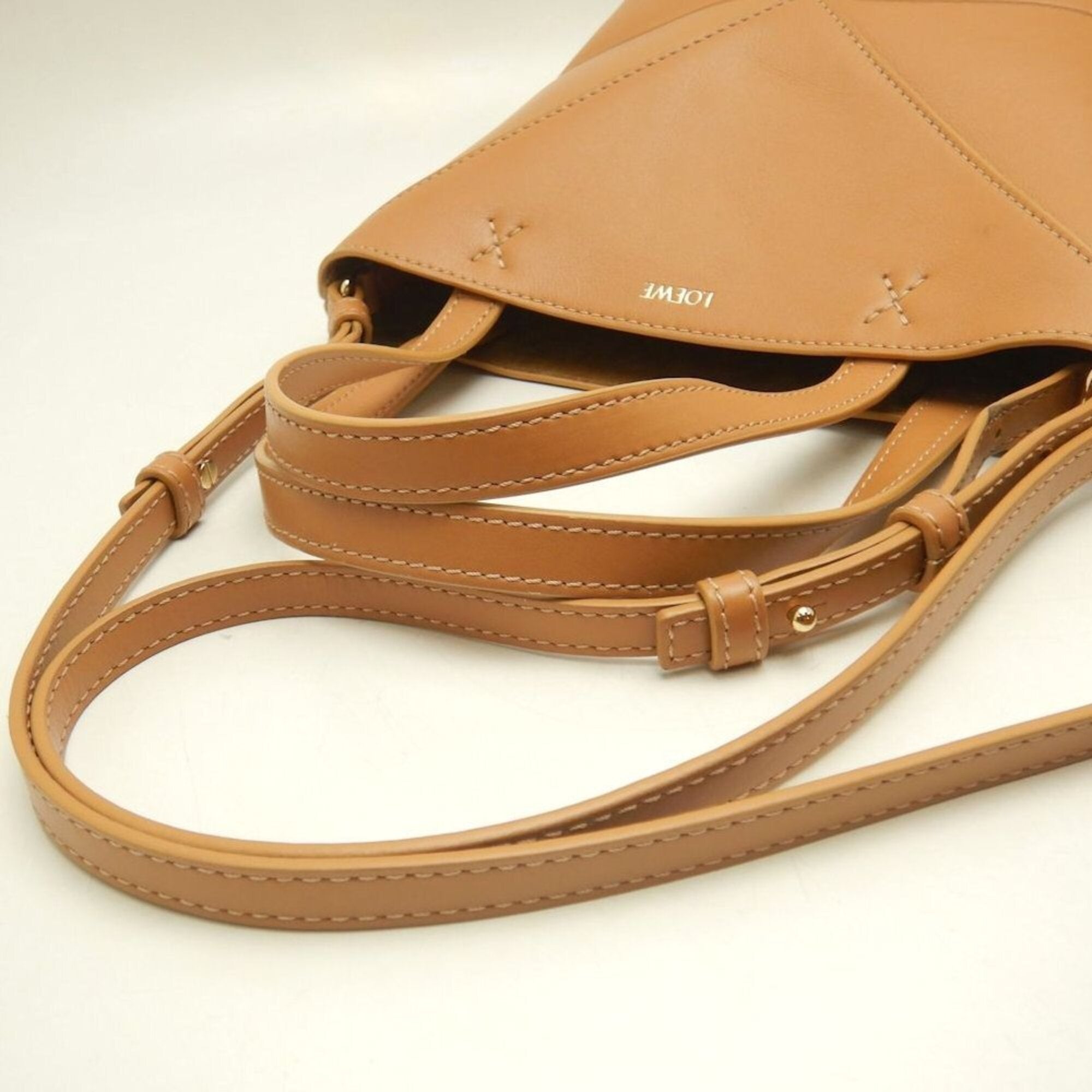 Loewe Gold Leather Tote Bag (Pre-Owned)