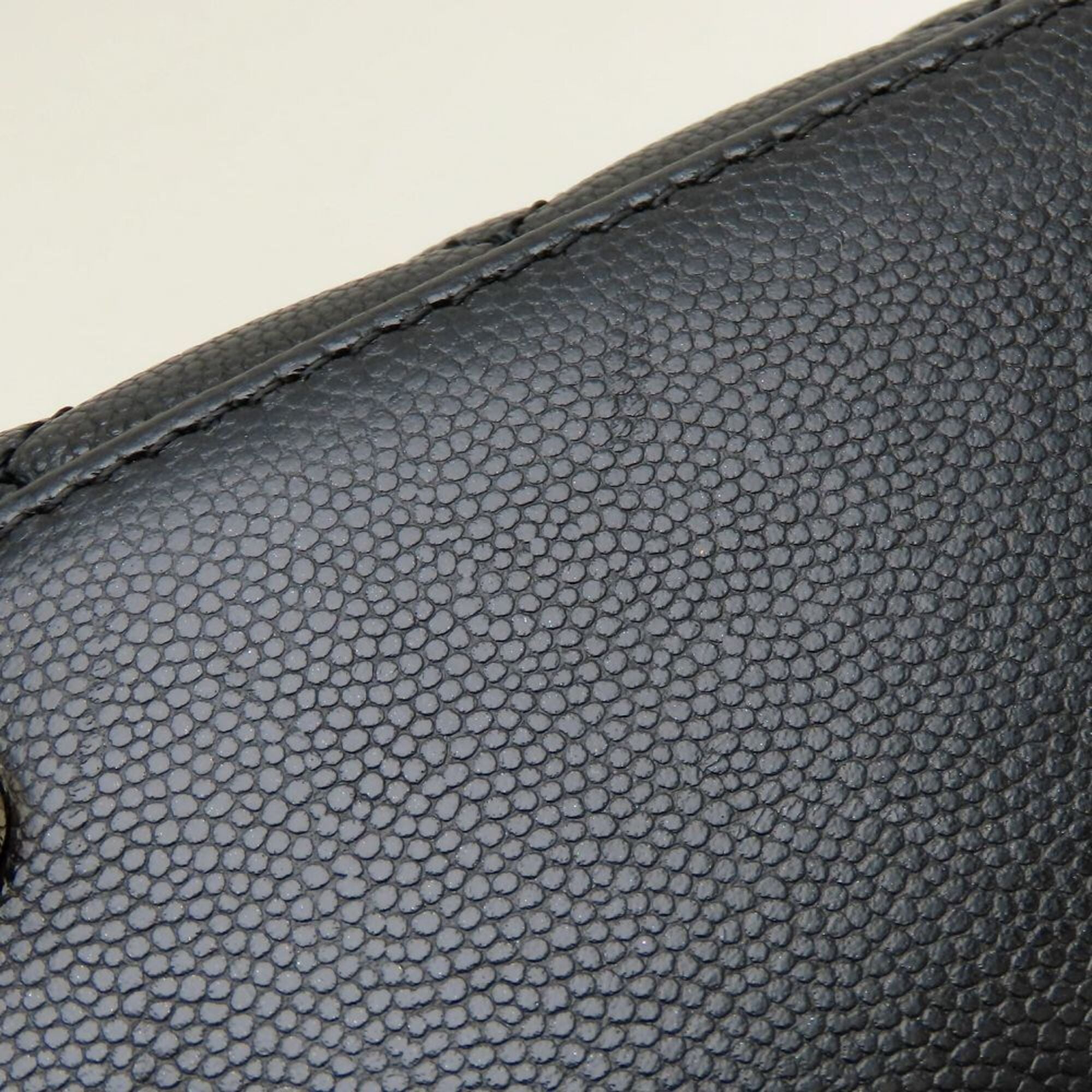 Chanel Black Grained Calfskin Handbag (Pre-Owned)