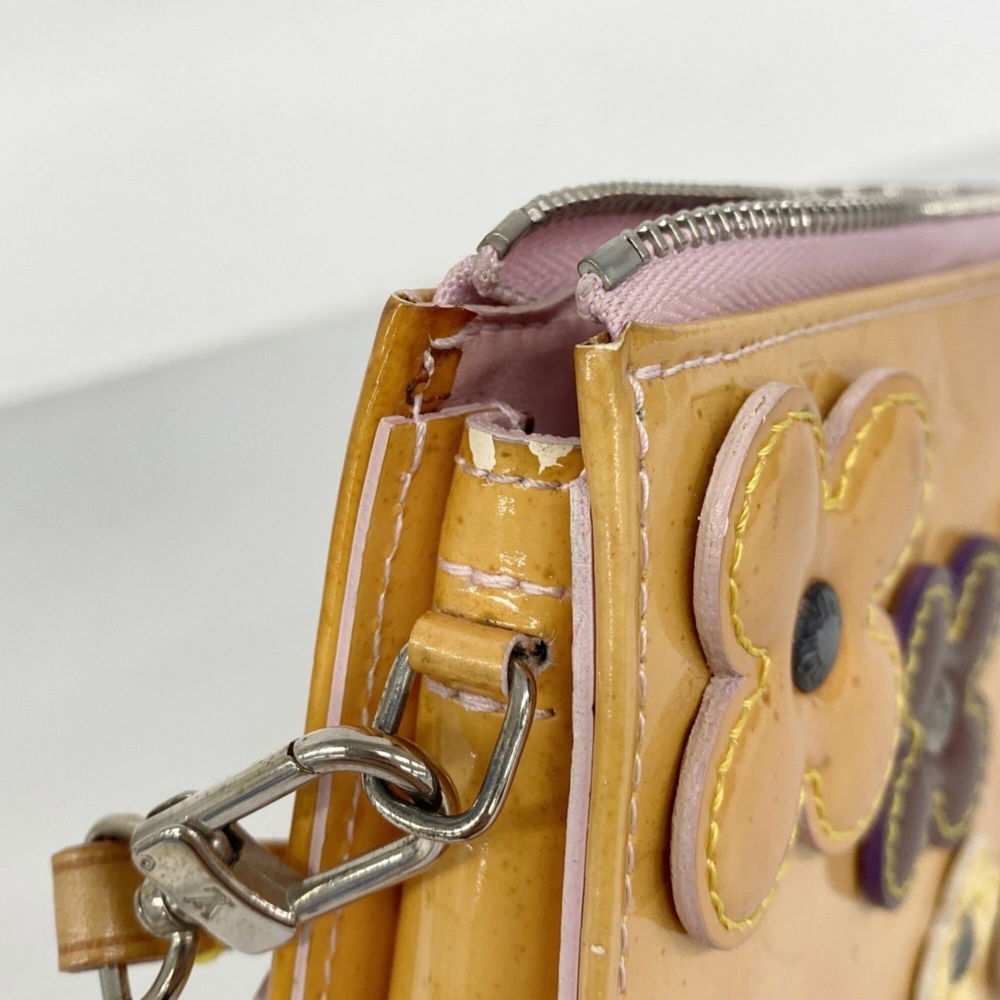 Louis Vuitton Pink Pouch (Pre-Owned)