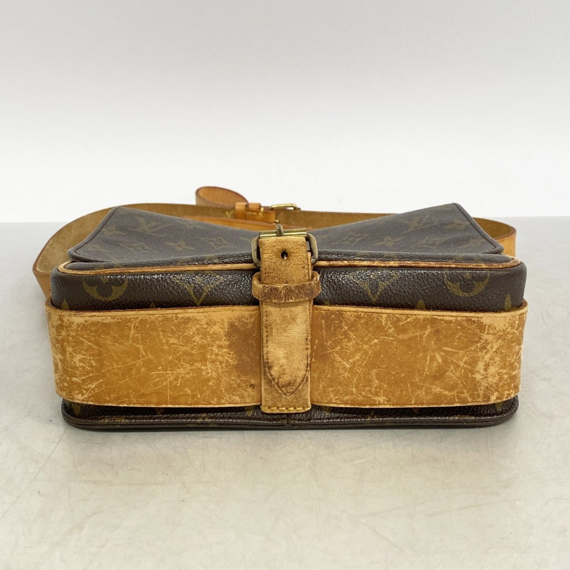 Louis Vuitton Brown Shoulder Bag (Pre-Owned)