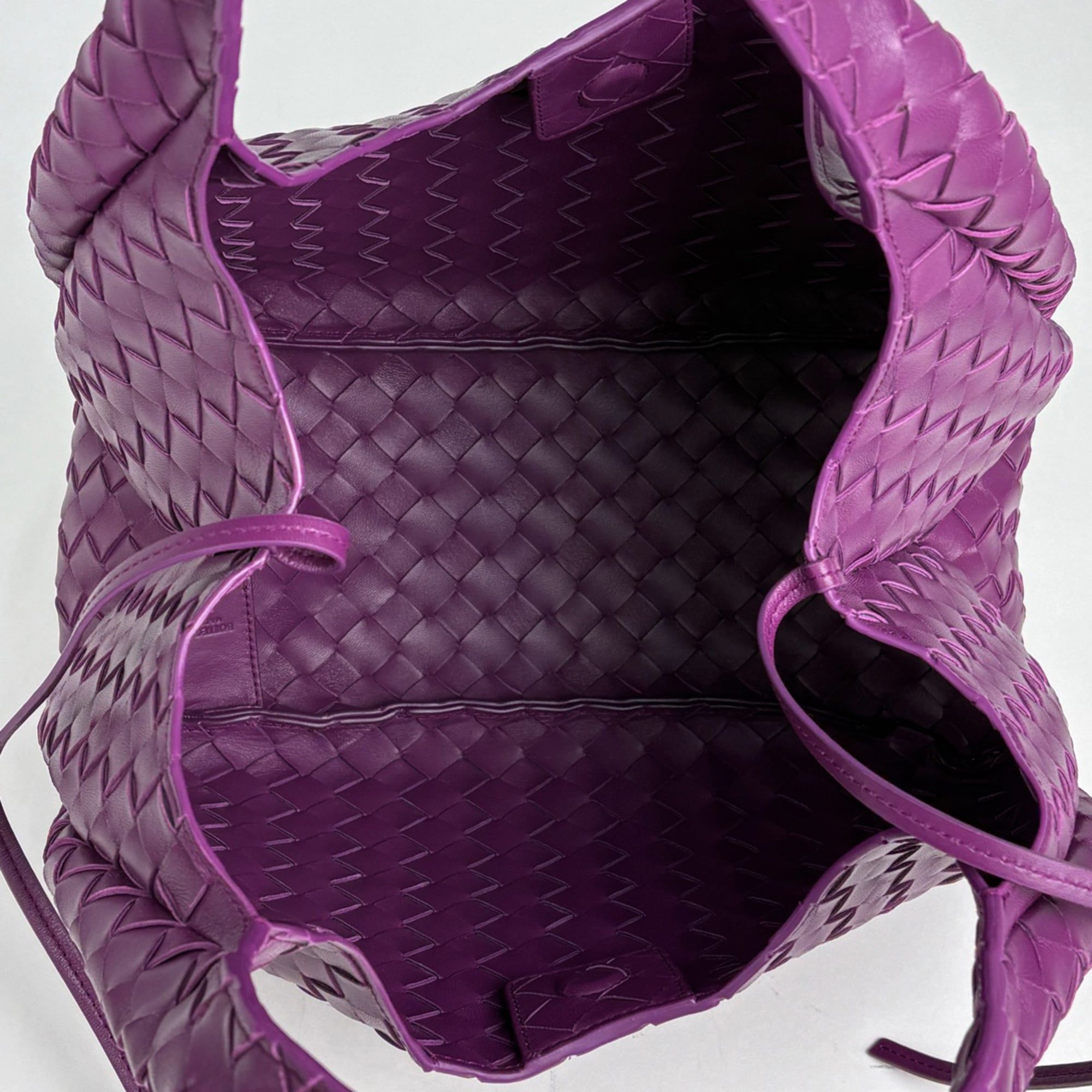 Bottega Veneta Intrecciato Purple Leather Tote Bag (Pre-Owned)