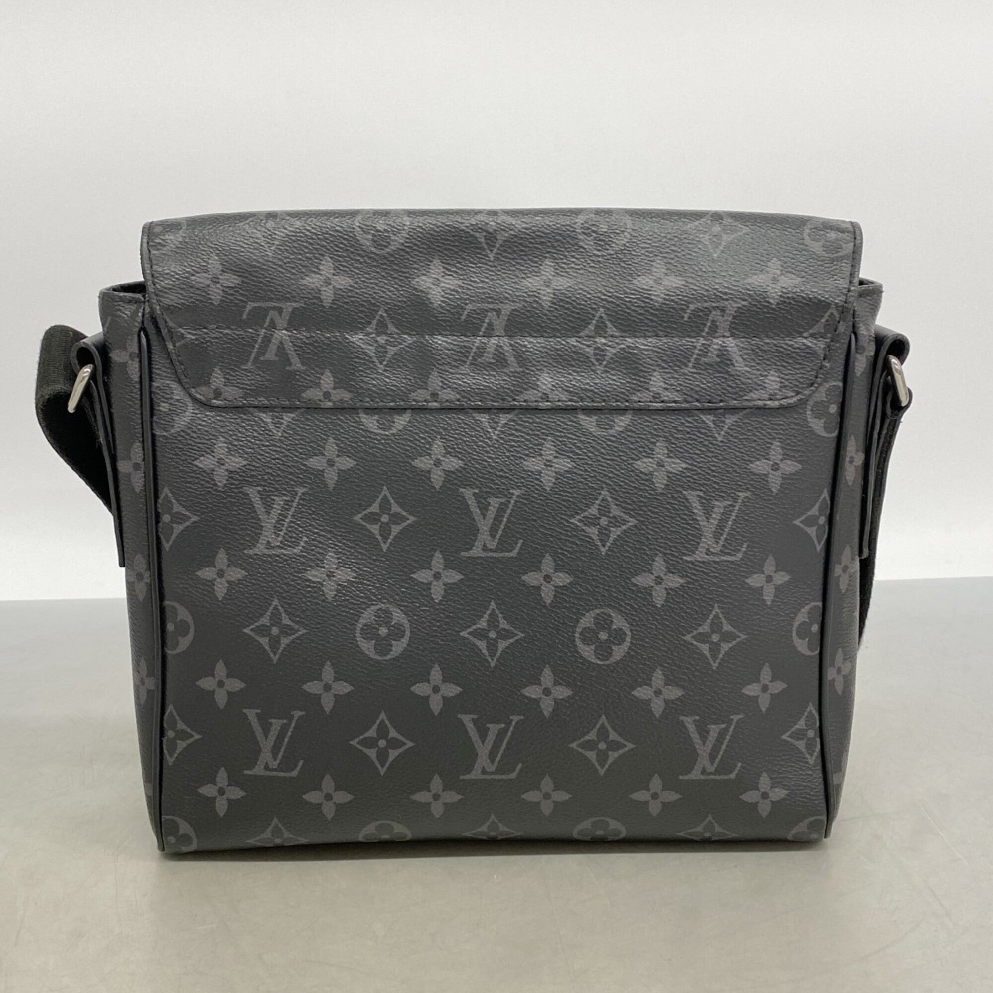 Louis Vuitton Black Shoulder Bag (Pre-Owned)
