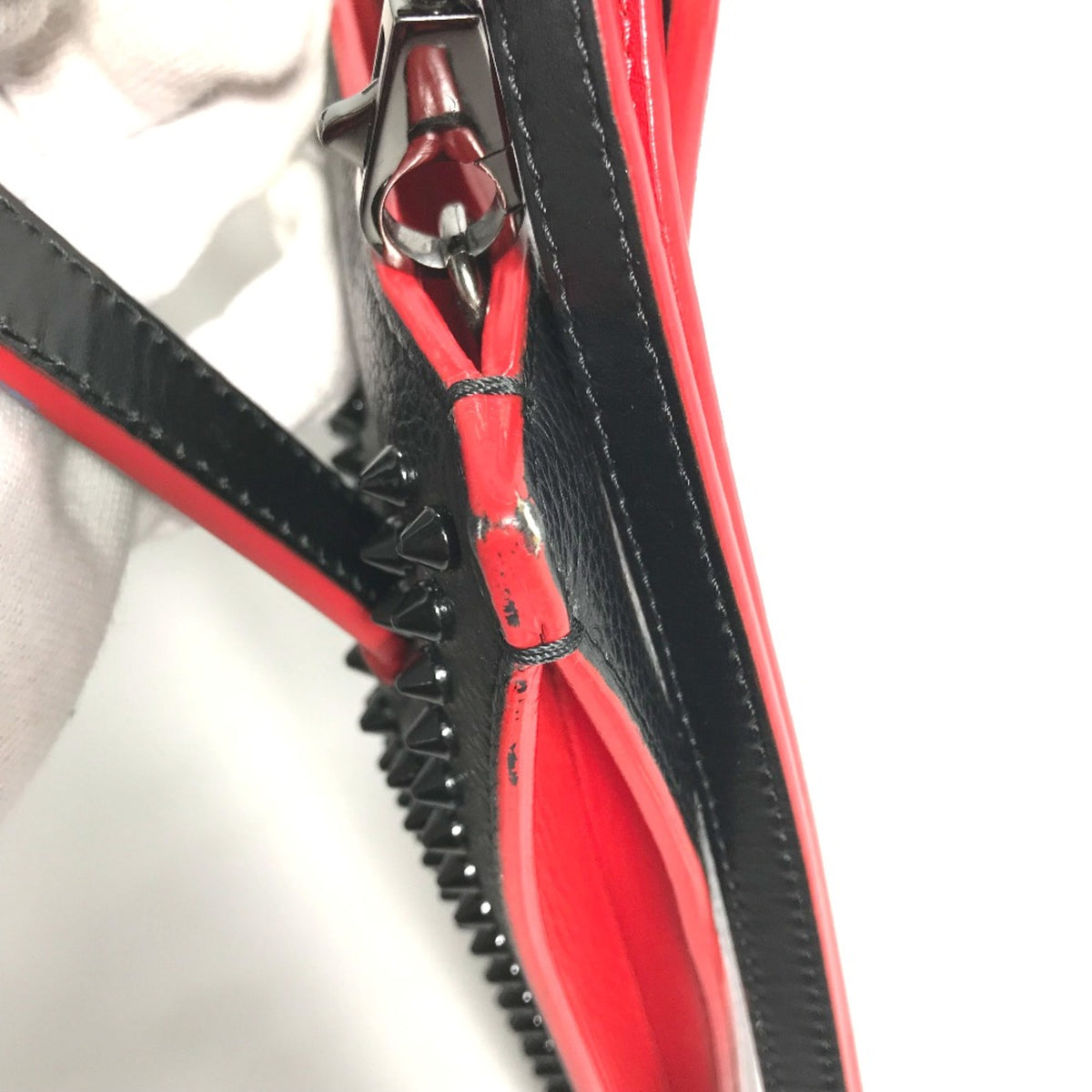 Christian Louboutin Black Leather Shoulder Bag (Pre-Owned)