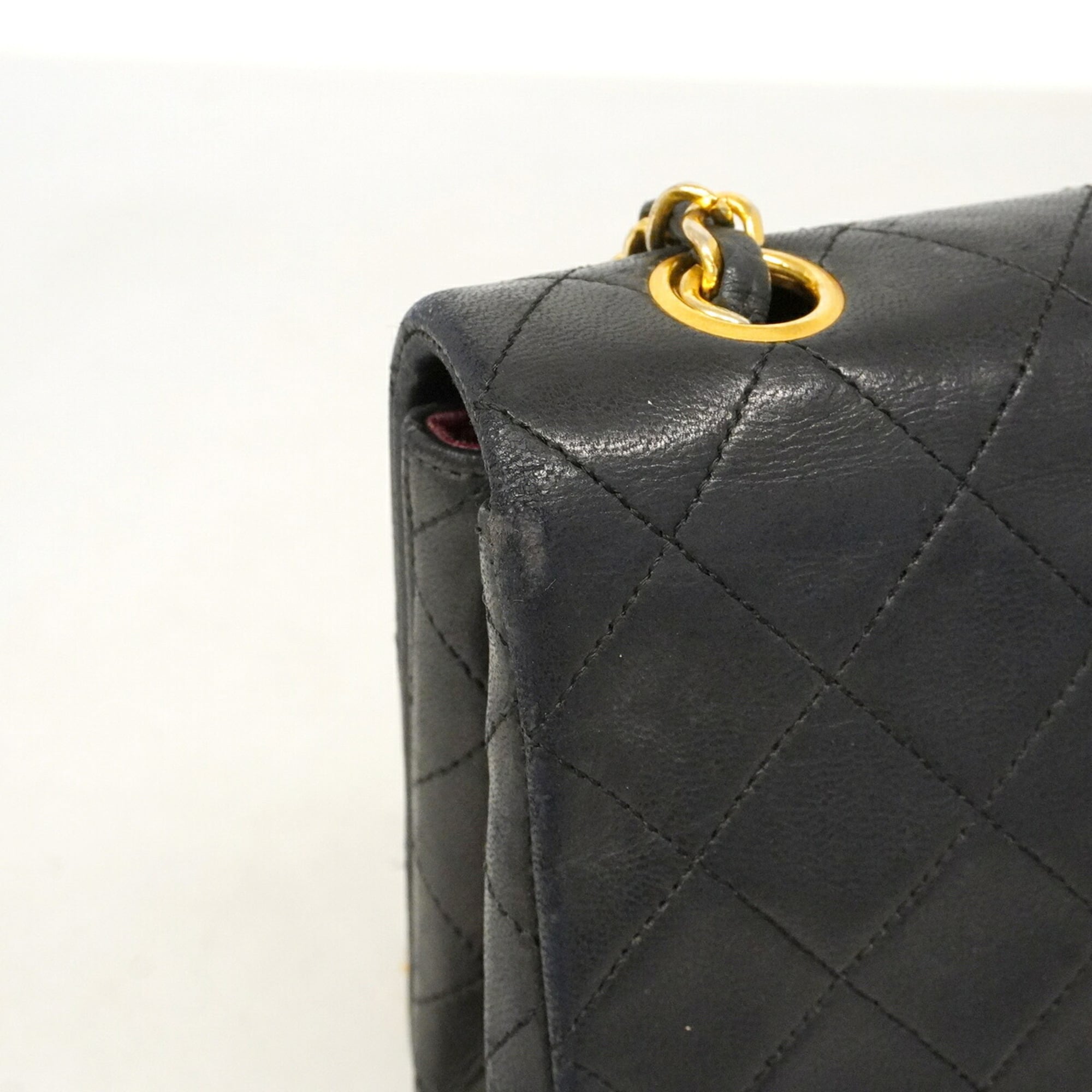 Chanel Black Leather Shoulder Bag (Pre-Owned)