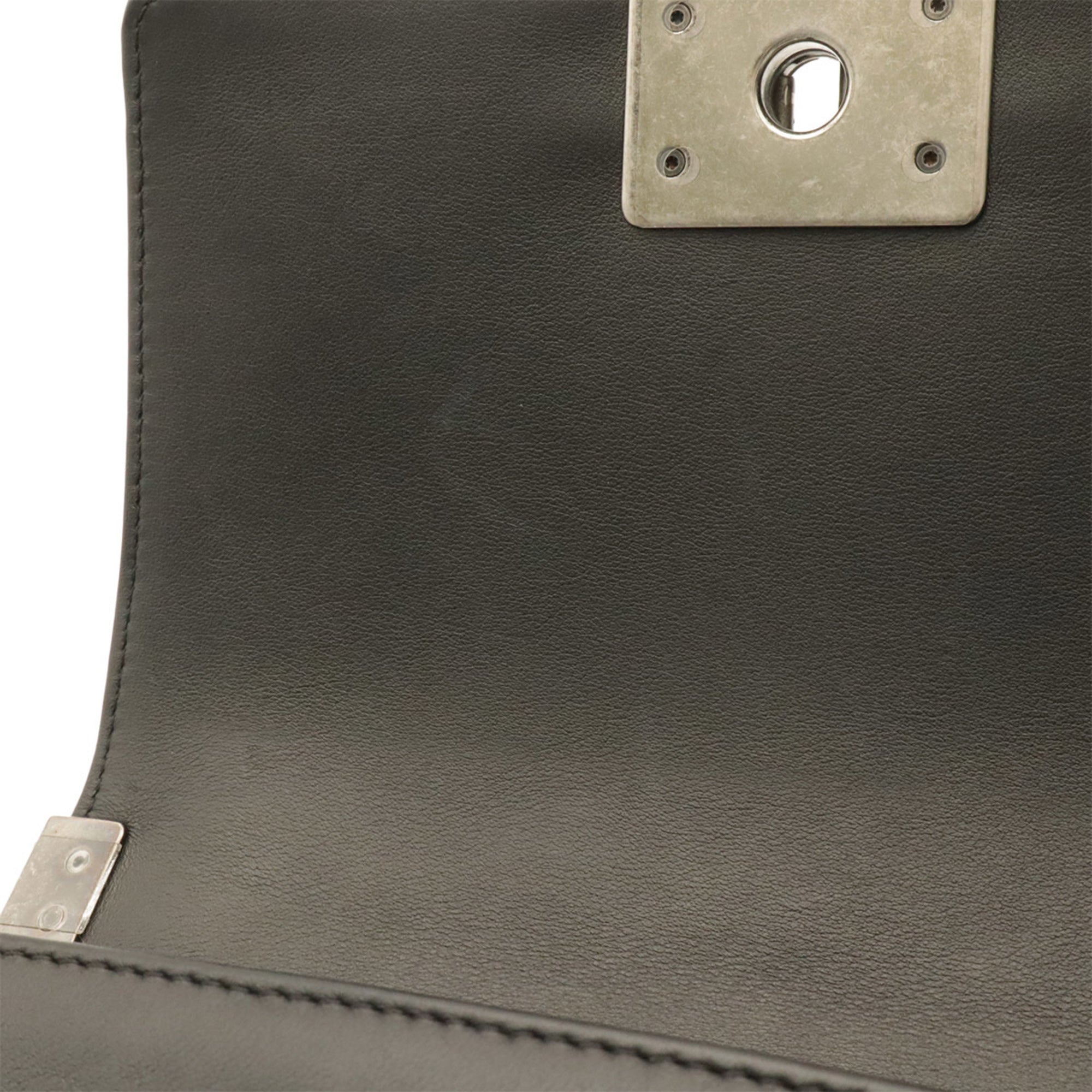 Chanel Black Leather Shoulder Bag (Pre-Owned)