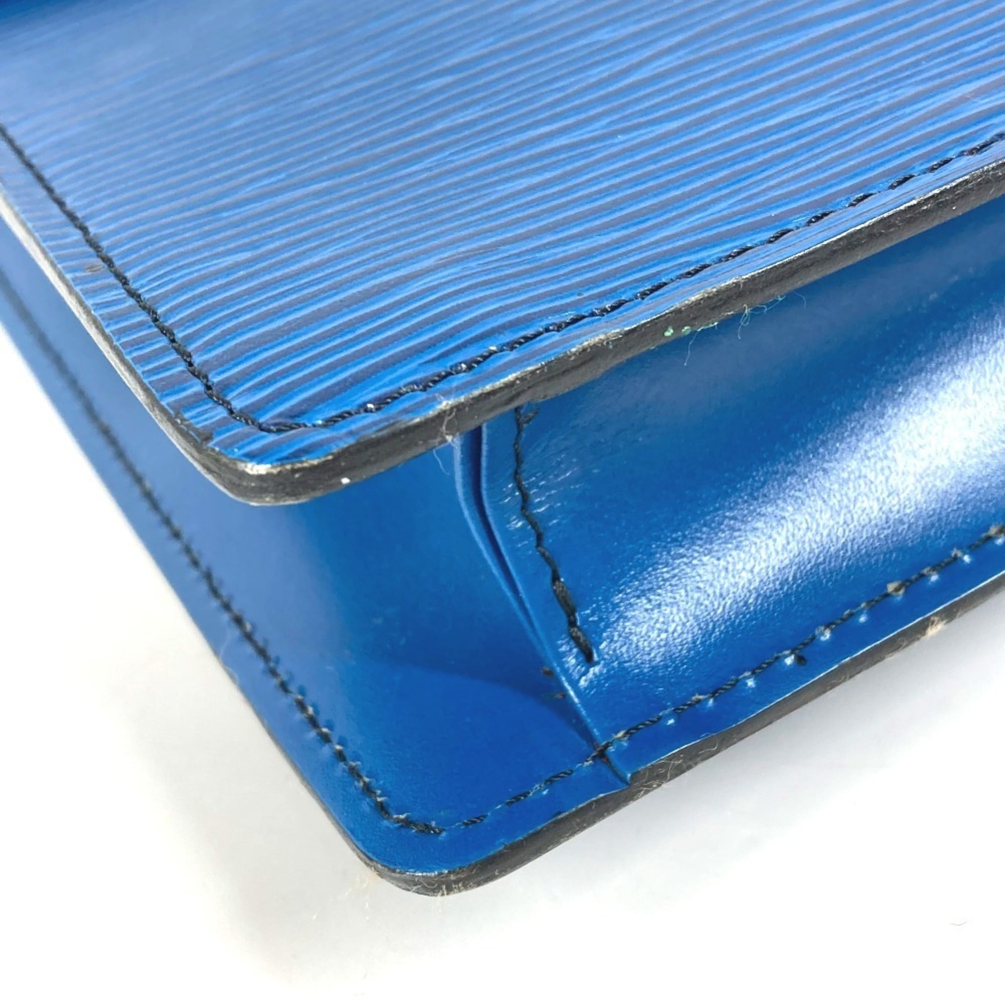Louis Vuitton Blue Toledo Blue Epi Leather Clutch Bag (Pre-Owned)