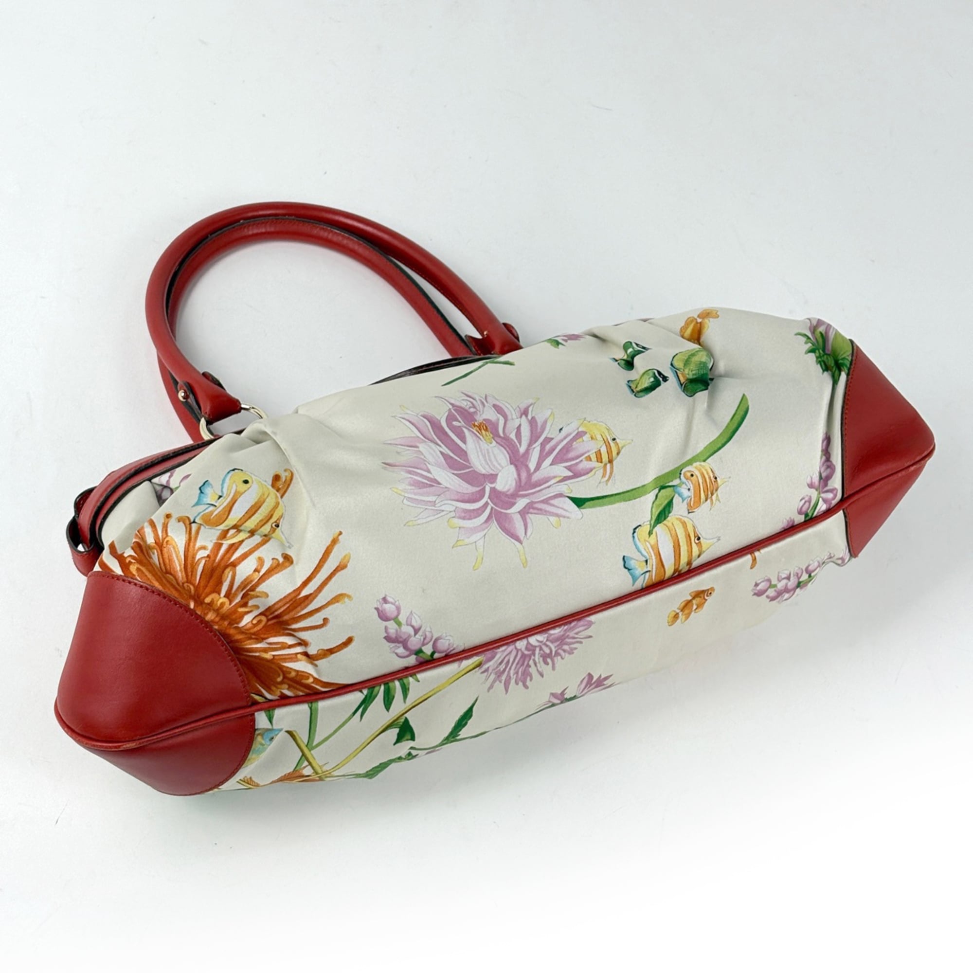 Salvatore Ferragamo Red Color White Canvas Leather Shoulder Bag (Pre-Owned)
