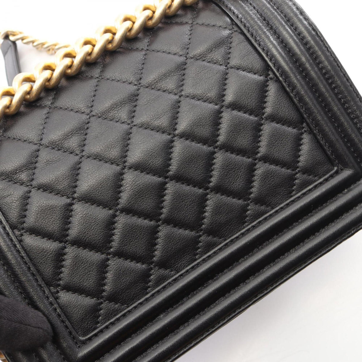 Chanel Black Leather Handbag Shoulder Bag (Pre-Owned)