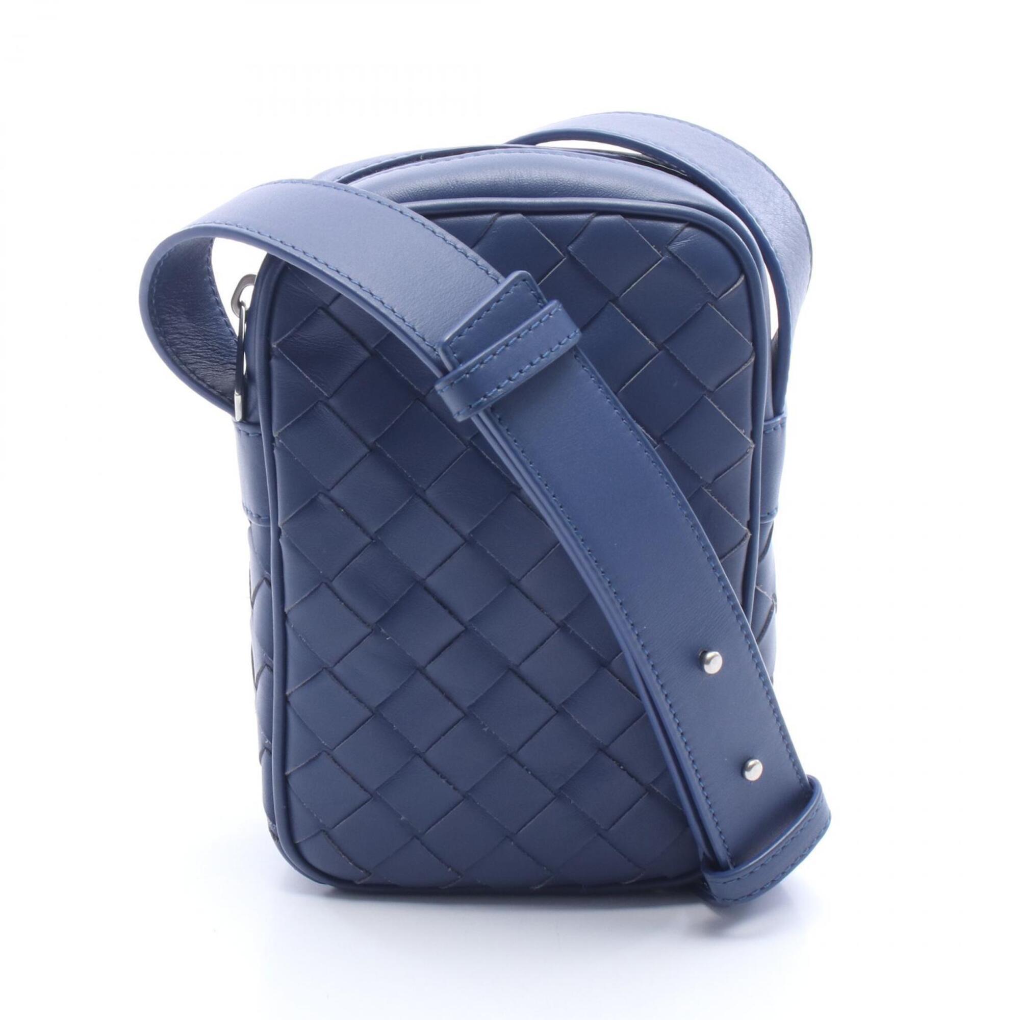 Bottega Veneta Navy Intrecciato Pochette Shoulder Bag (Pre-Owned)