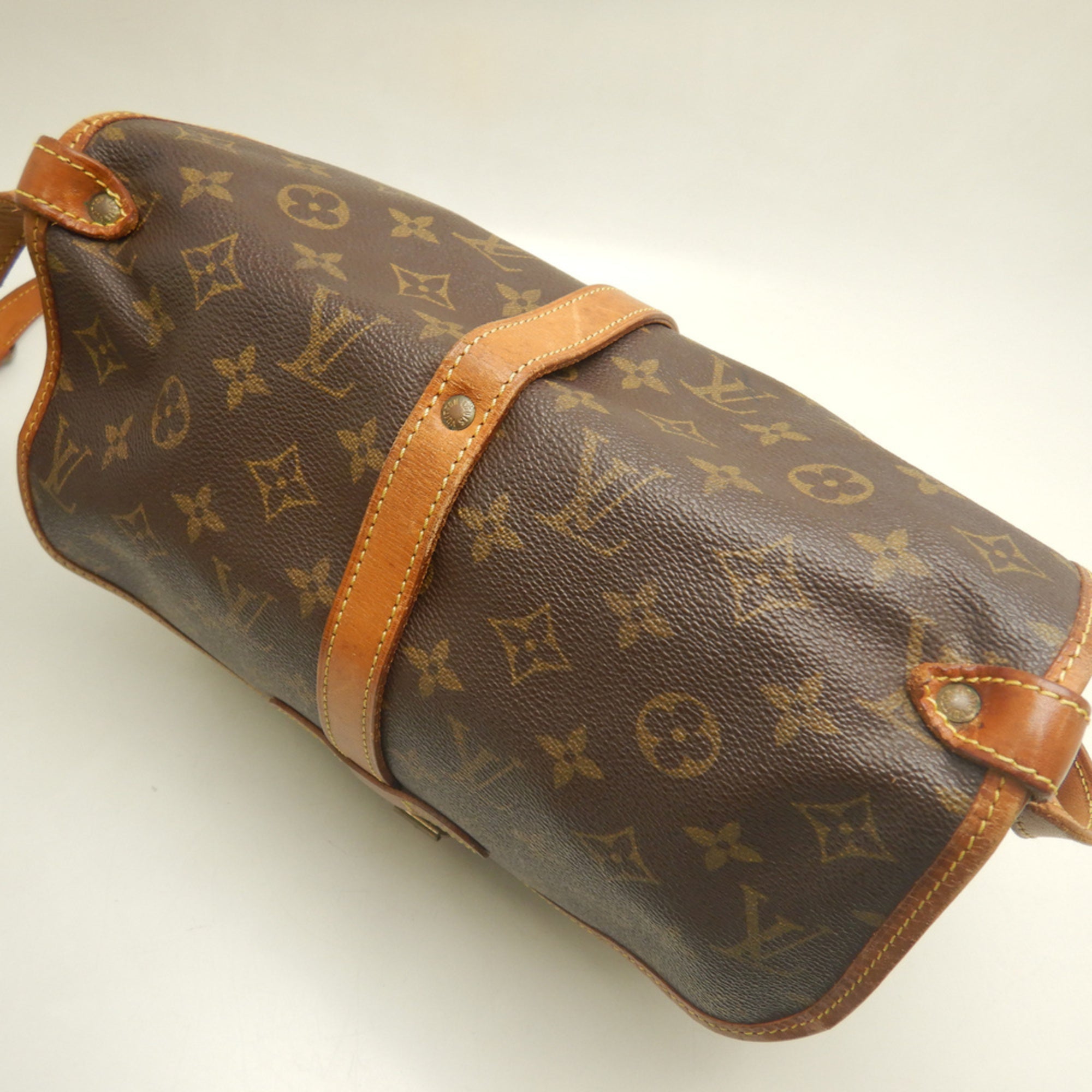 Louis Vuitton Brown Monogram Canvas Shoulder Bag (Pre-Owned)