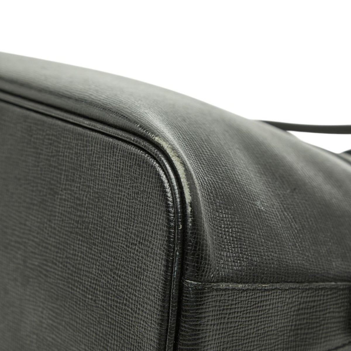Burberry Black Leather Handbag (Pre-Owned)