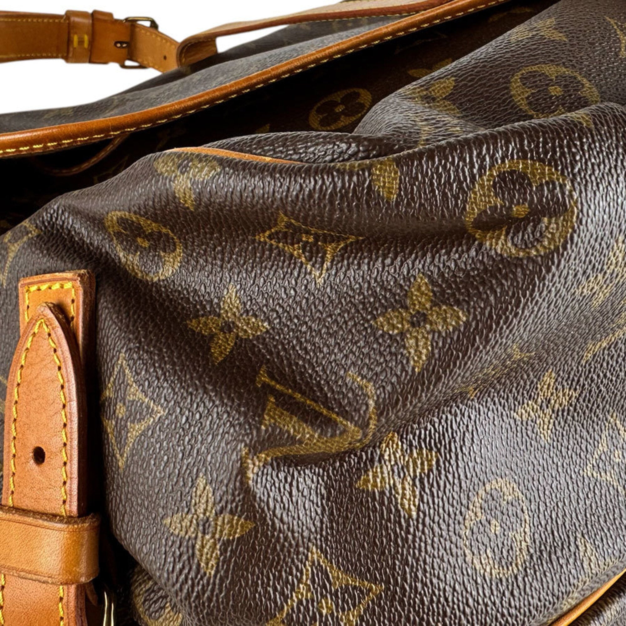 Louis Vuitton Brown Monogram Monogram Shoulder Bag (Pre-Owned)
