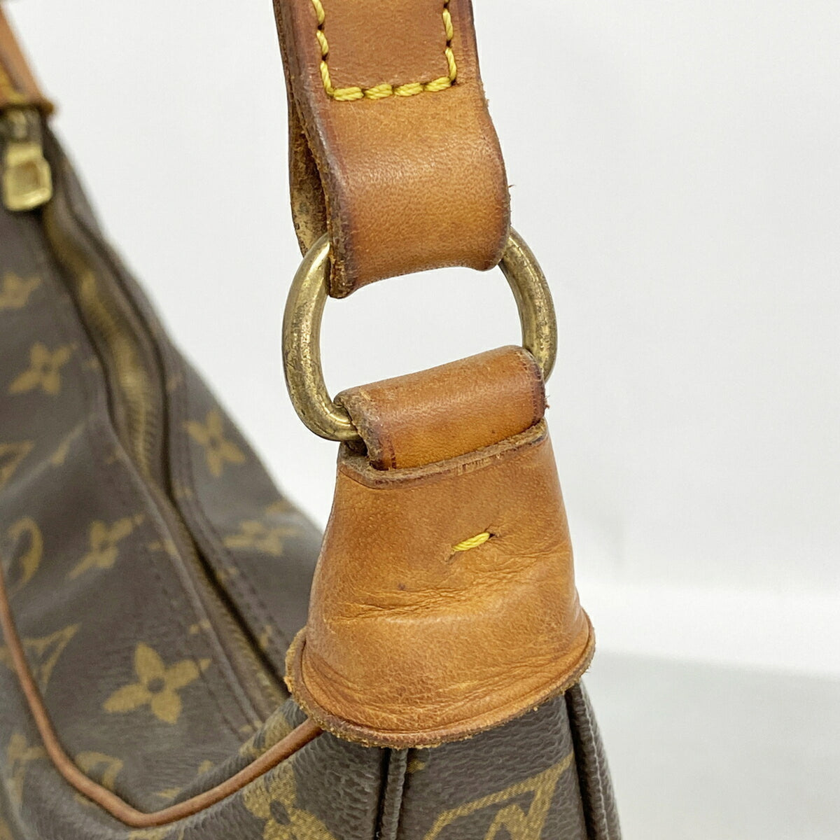 Louis Vuitton Brown Shoulder Bag (Pre-Owned)