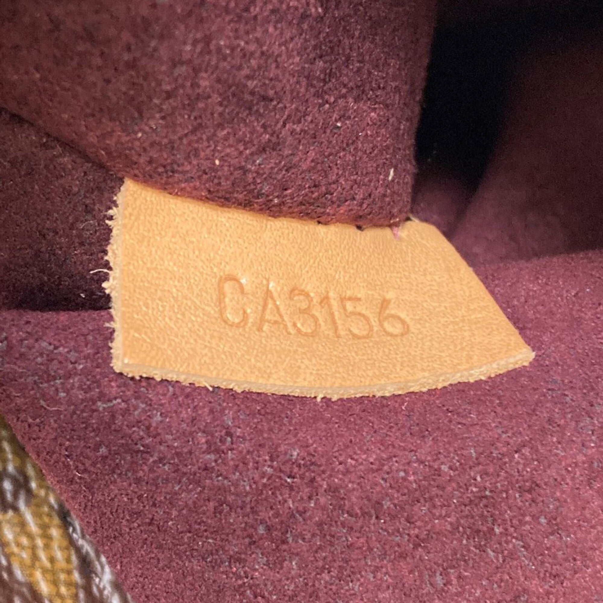 Louis Vuitton Monogram Monogram Canvas Handbag (Pre-Owned)