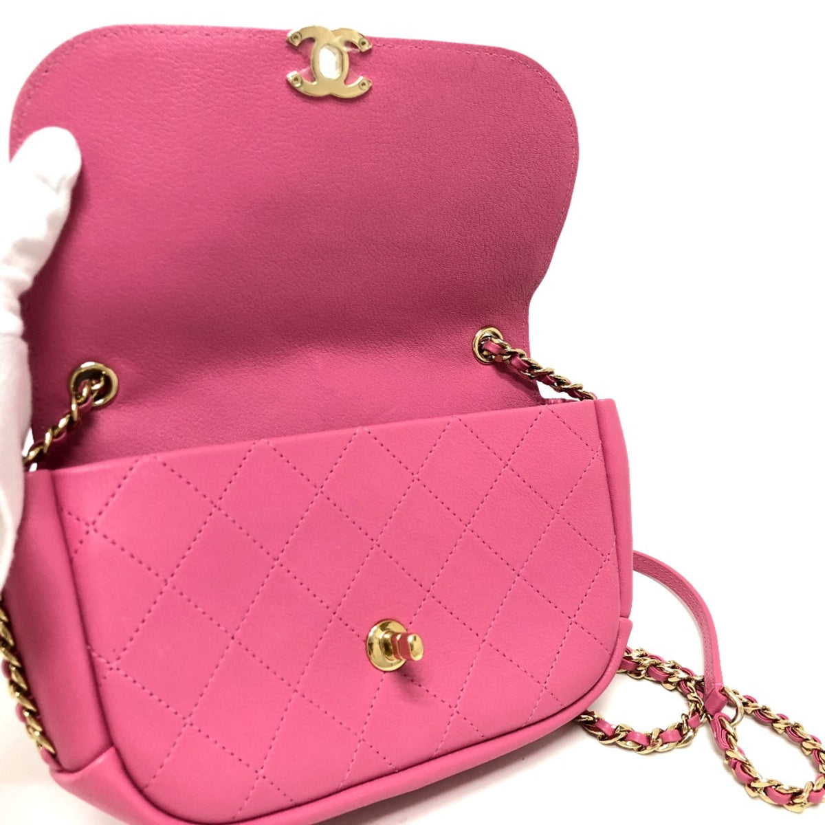 Chanel Pink Leather Shoulder Bag (Pre-Owned)