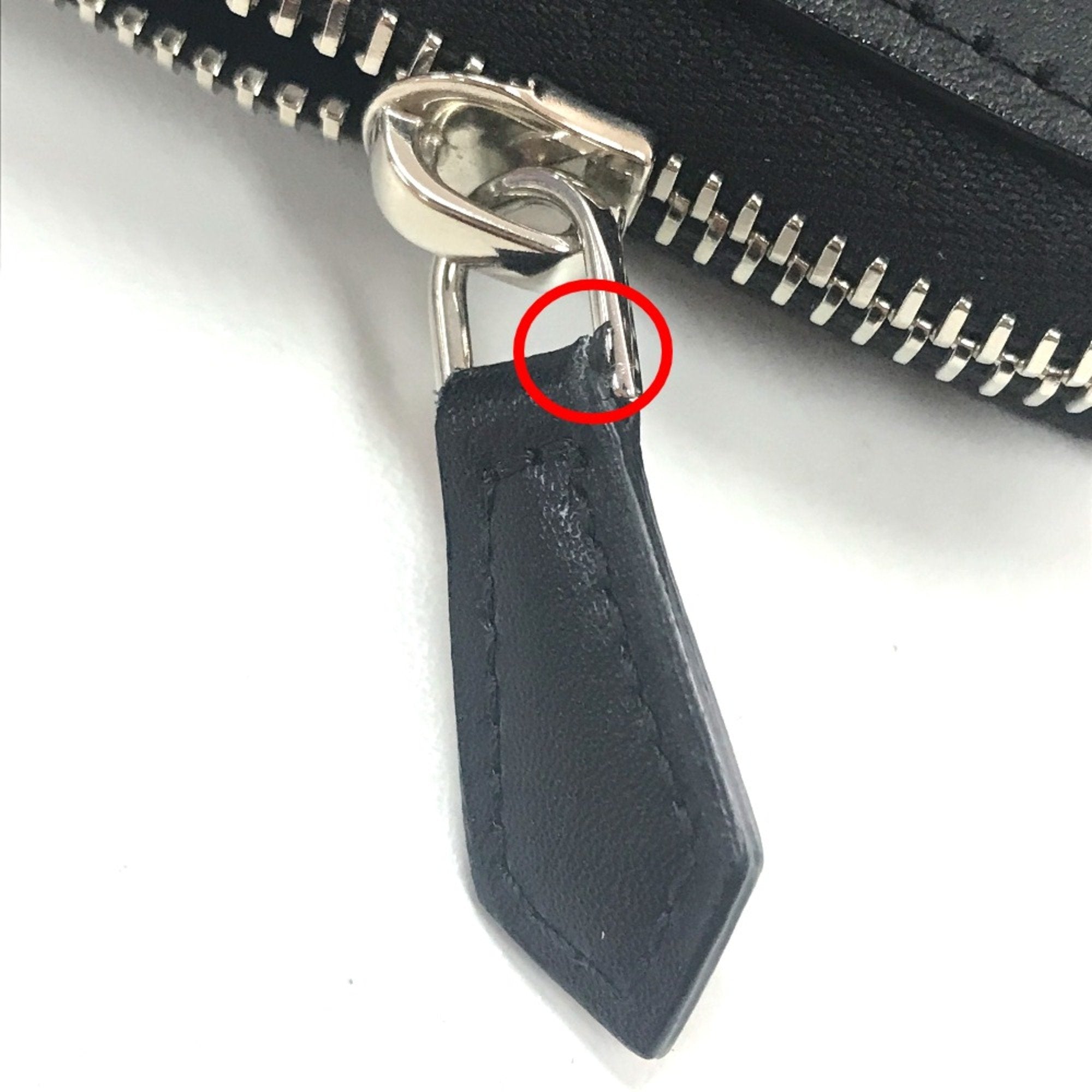 Givenchy Black Leather Long Wallet (Bi-Fold) (Pre-Owned)