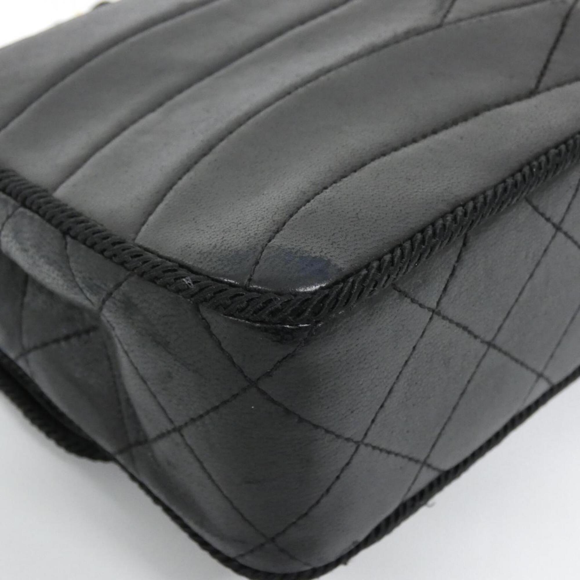 Chanel Black Leather Shoulder Bag (Pre-Owned)