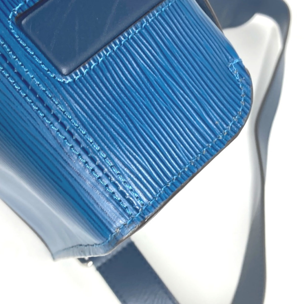 Louis Vuitton Blue Epi Leather Shoulder Bag (Pre-Owned)