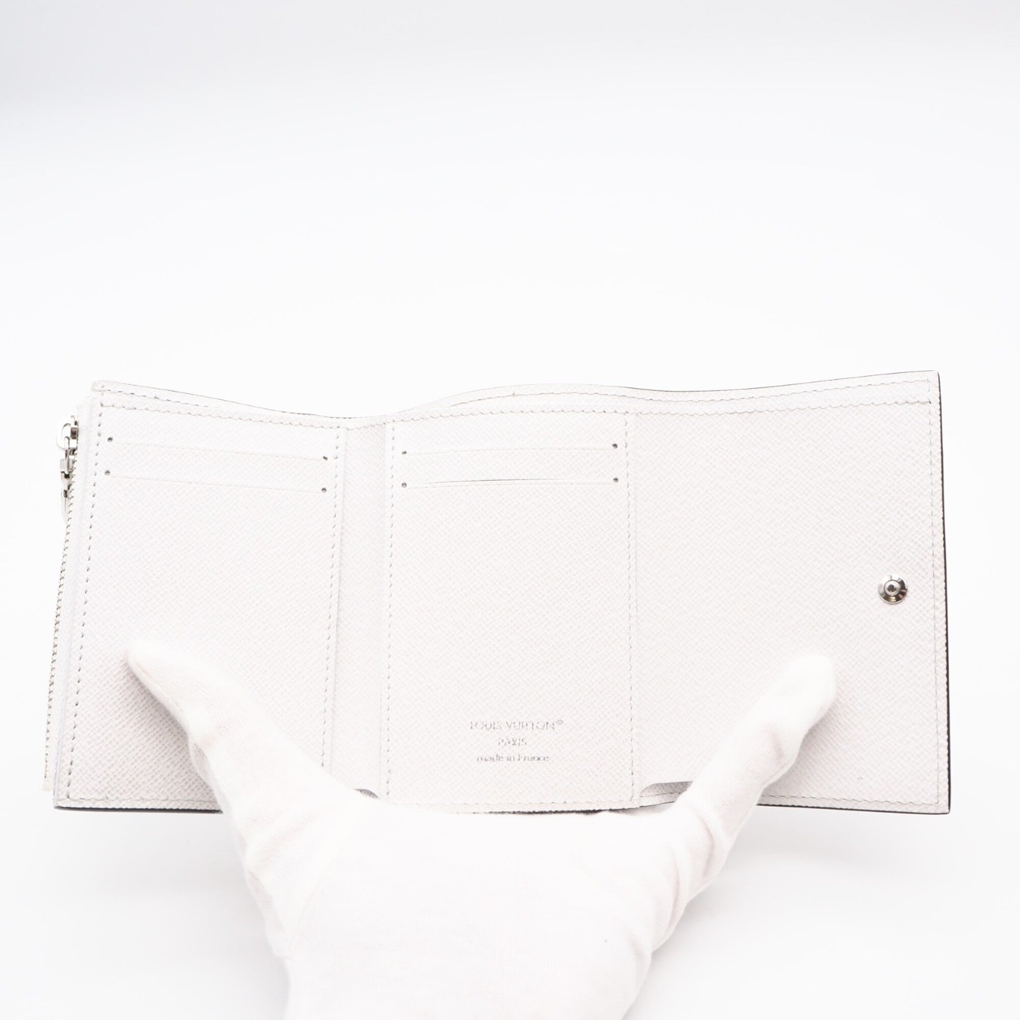 Louis Vuitton Taigarama Gray White Coated Canvas Leather Wallet (Tri-Fold) (Pre-Owned)