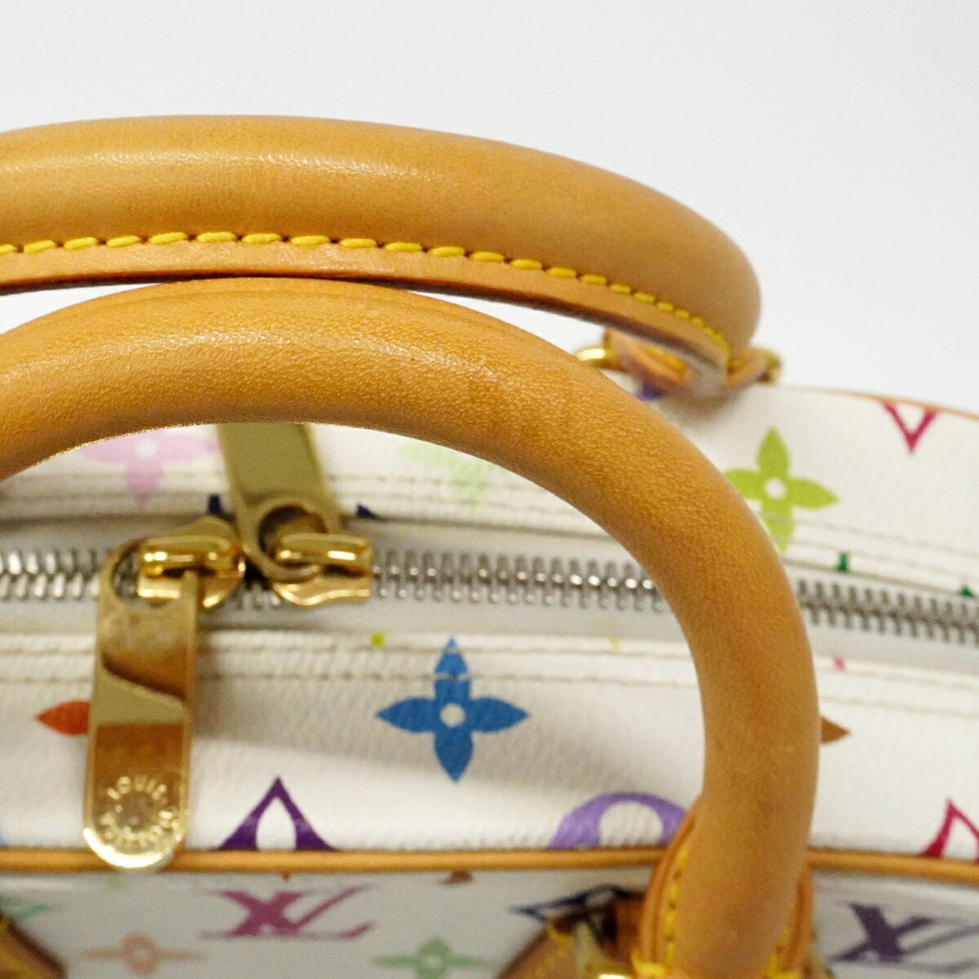 Louis Vuitton Blanc Handbag (Pre-Owned)