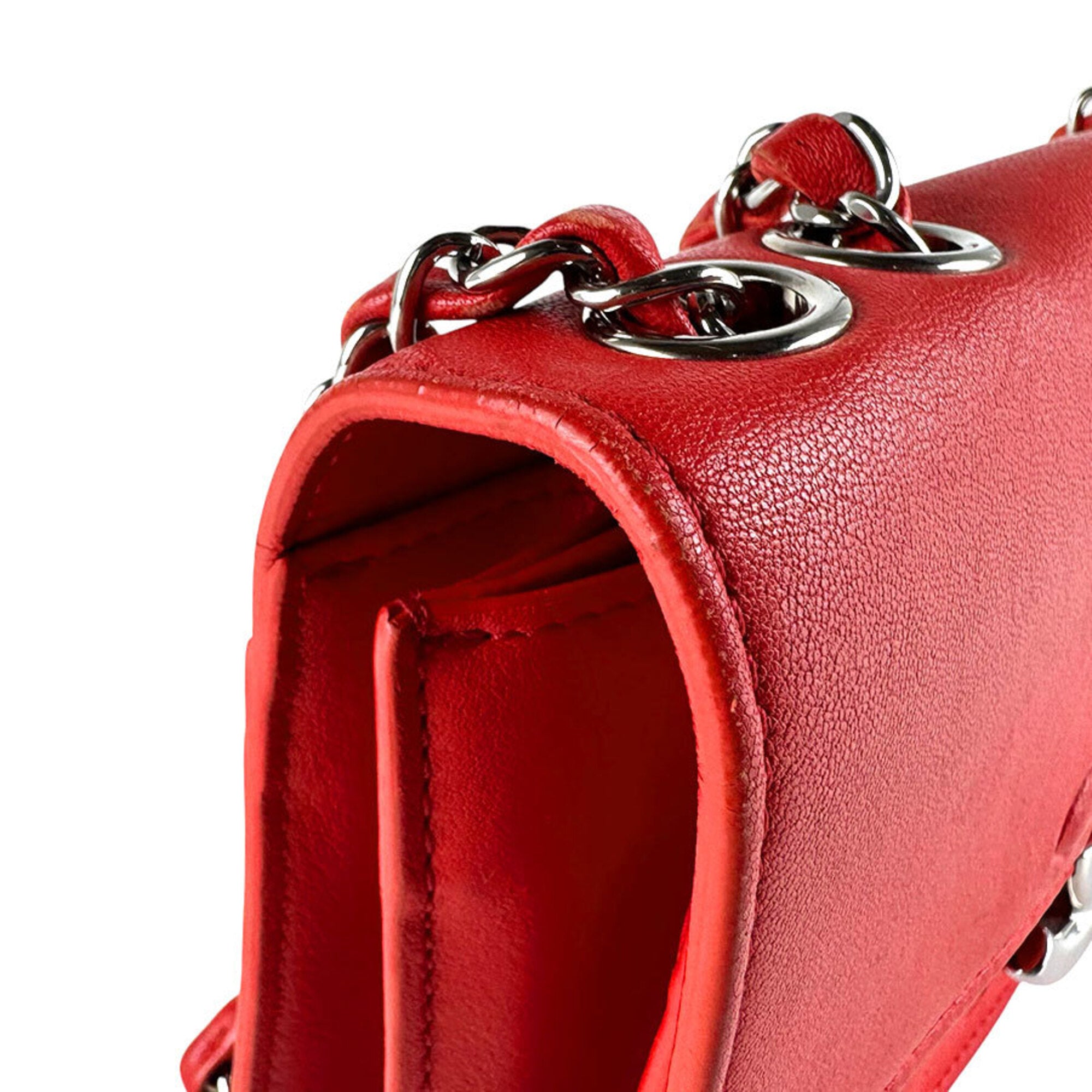 Chanel Red Color Leather Shoulder Bag (Pre-Owned)