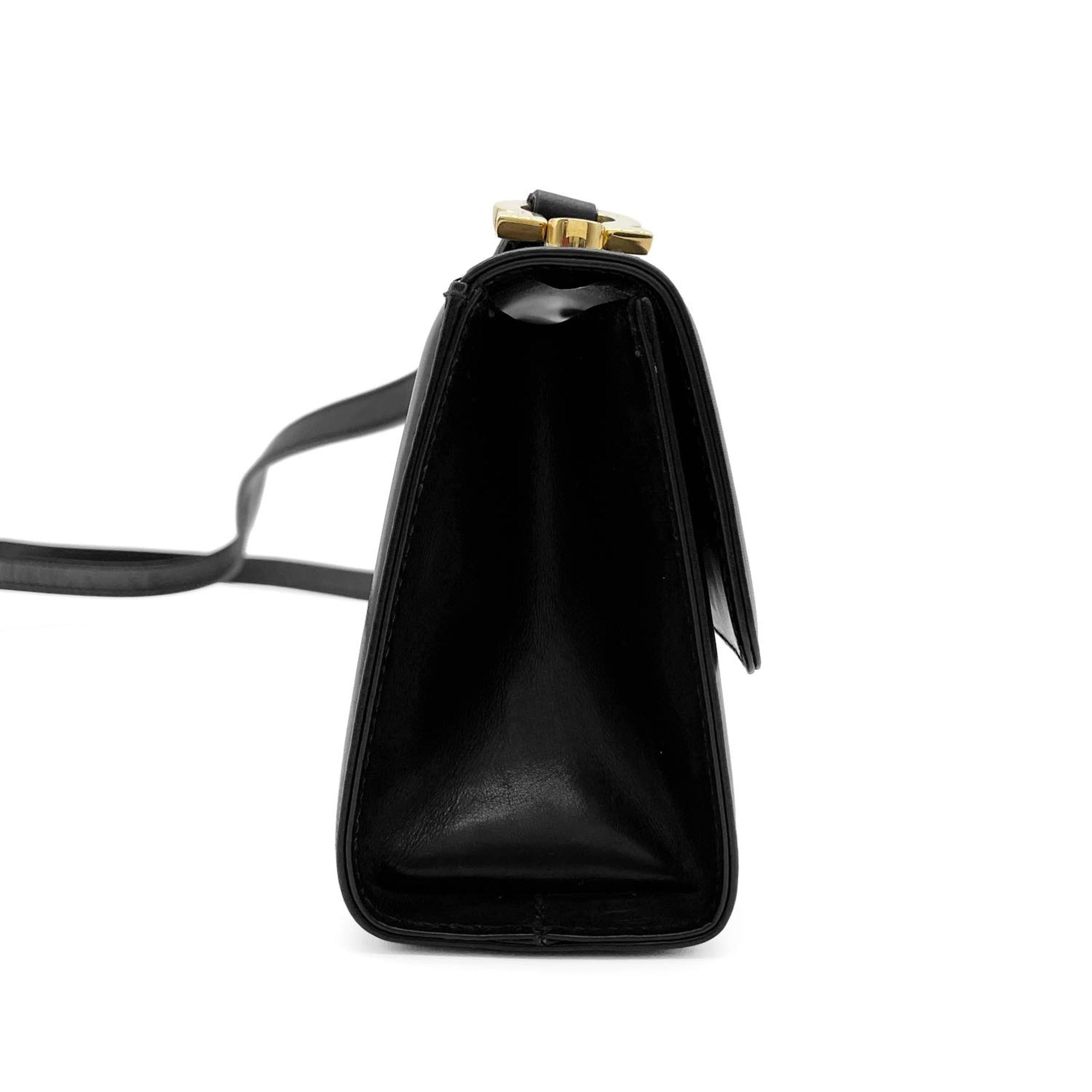 Salvatore Ferragamo Black Leather Shoulder Bag (Pre-Owned)