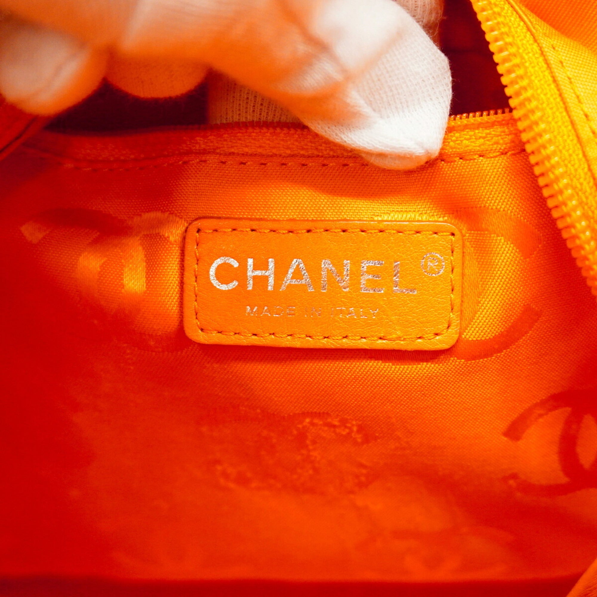 Chanel Beige Leather Tote Bag (Pre-Owned)