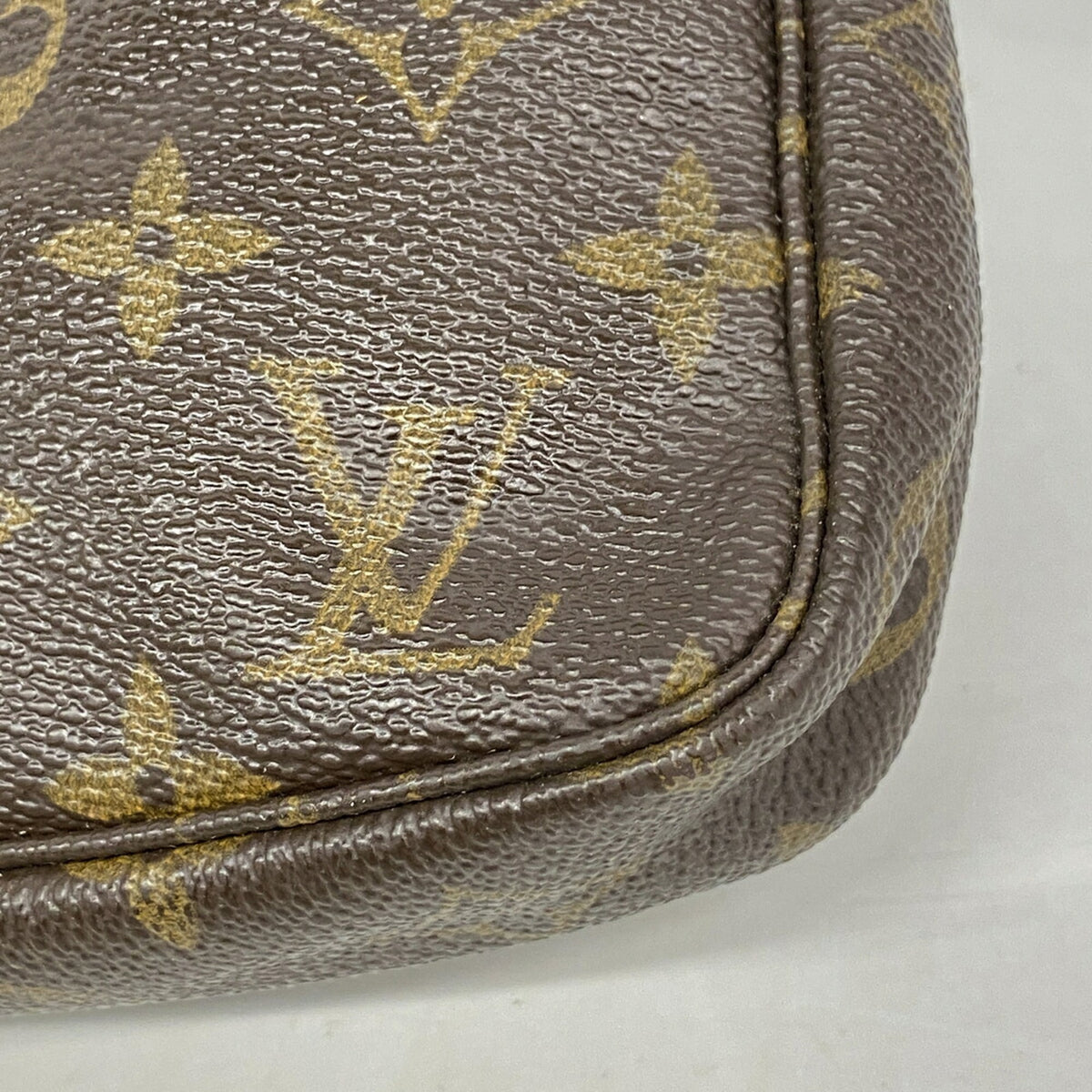 Louis Vuitton Brown Pouch (Pre-Owned)