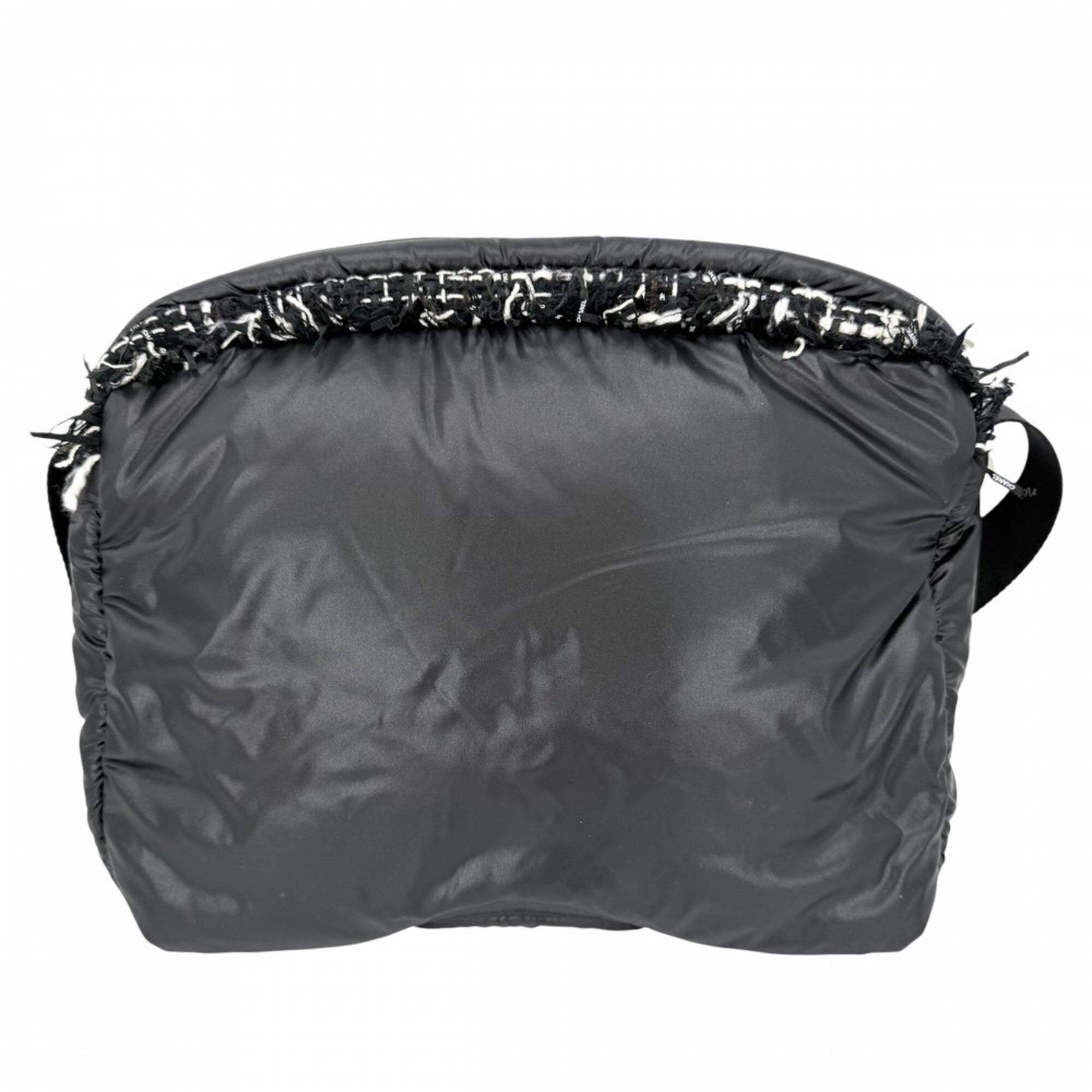 Chanel Black Nylon Shoulder Bag (Pre-Owned)