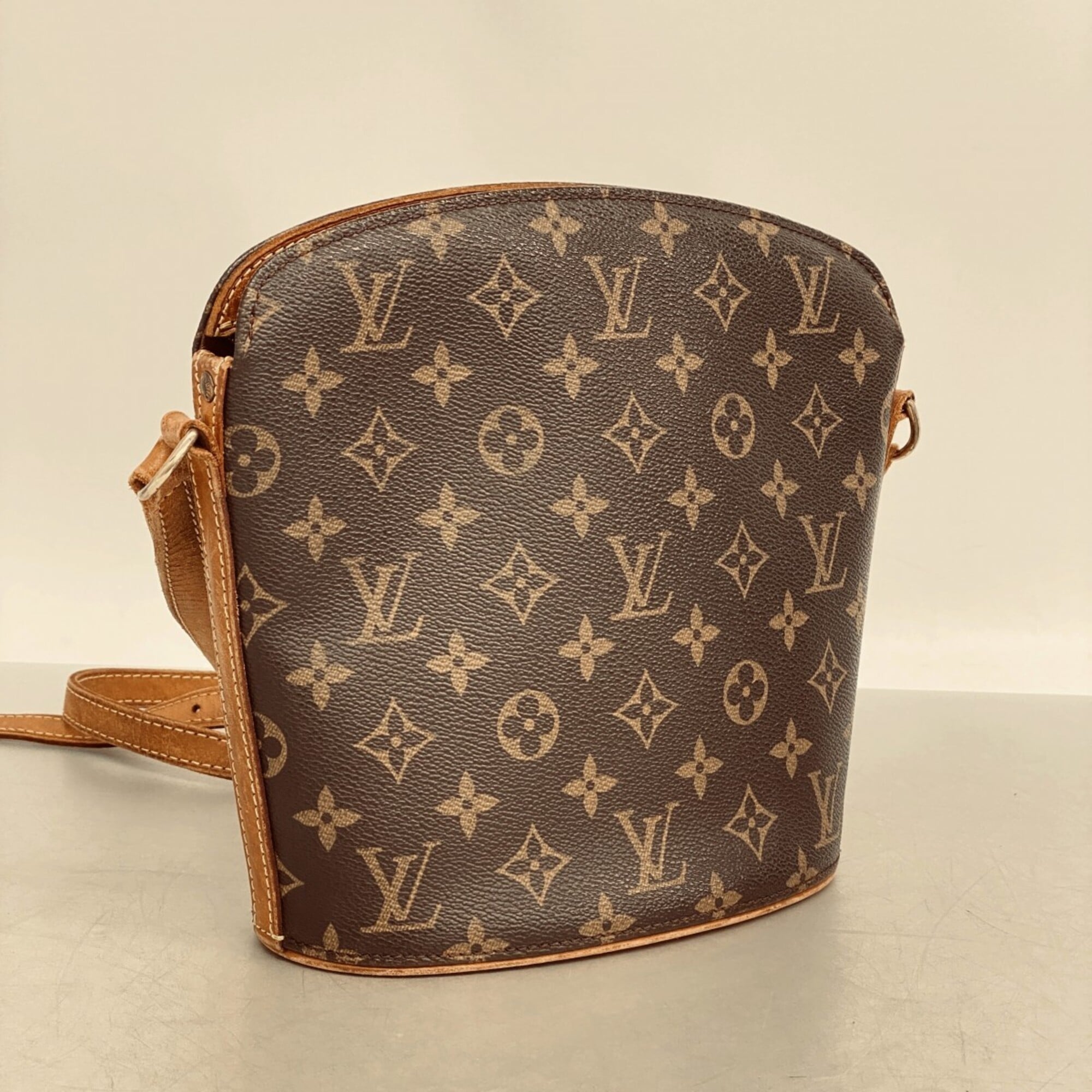 Louis Vuitton Brown Shoulder Bag (Pre-Owned)