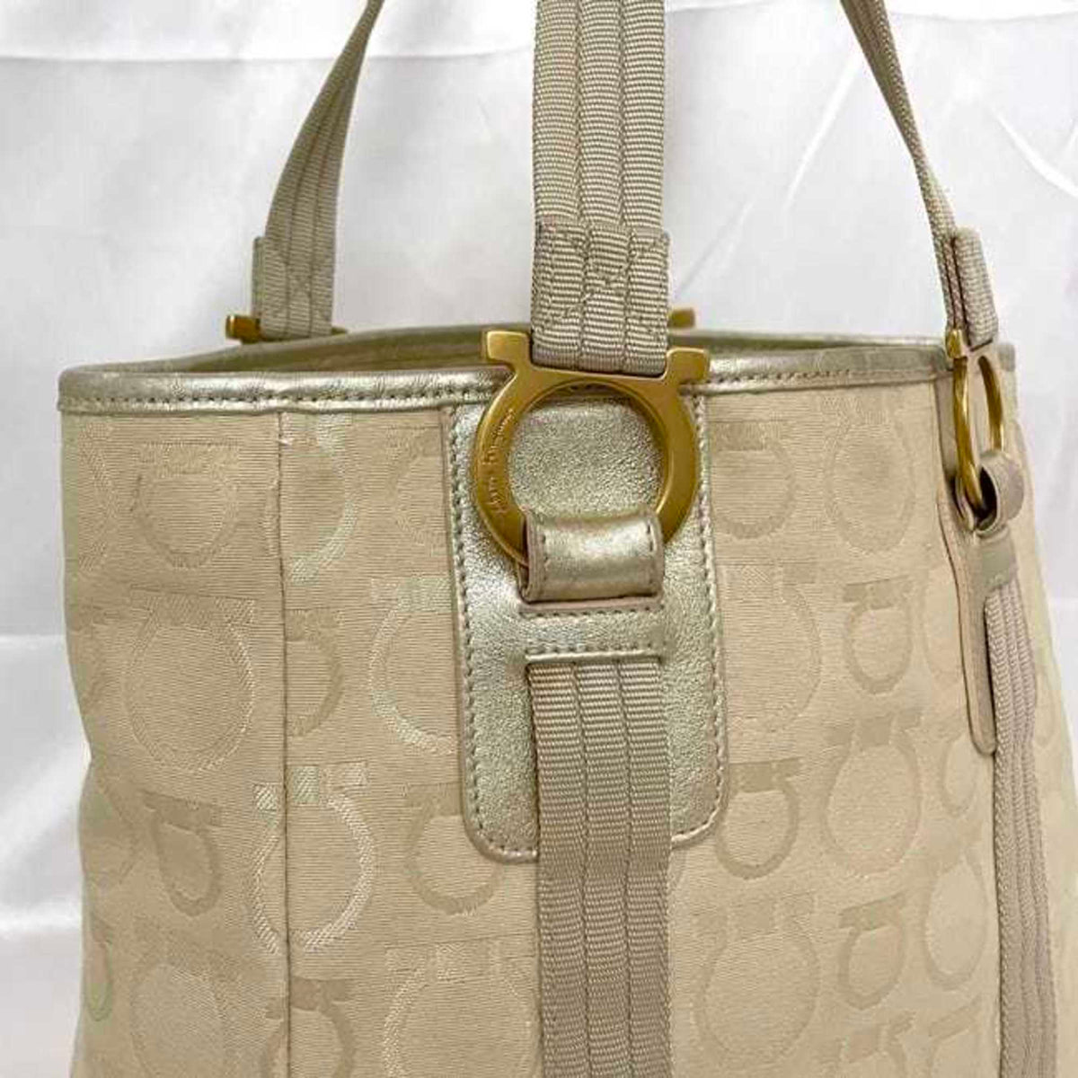 Salvatore Ferragamo Beige Canvas Leather Tote Bag (Pre-Owned)