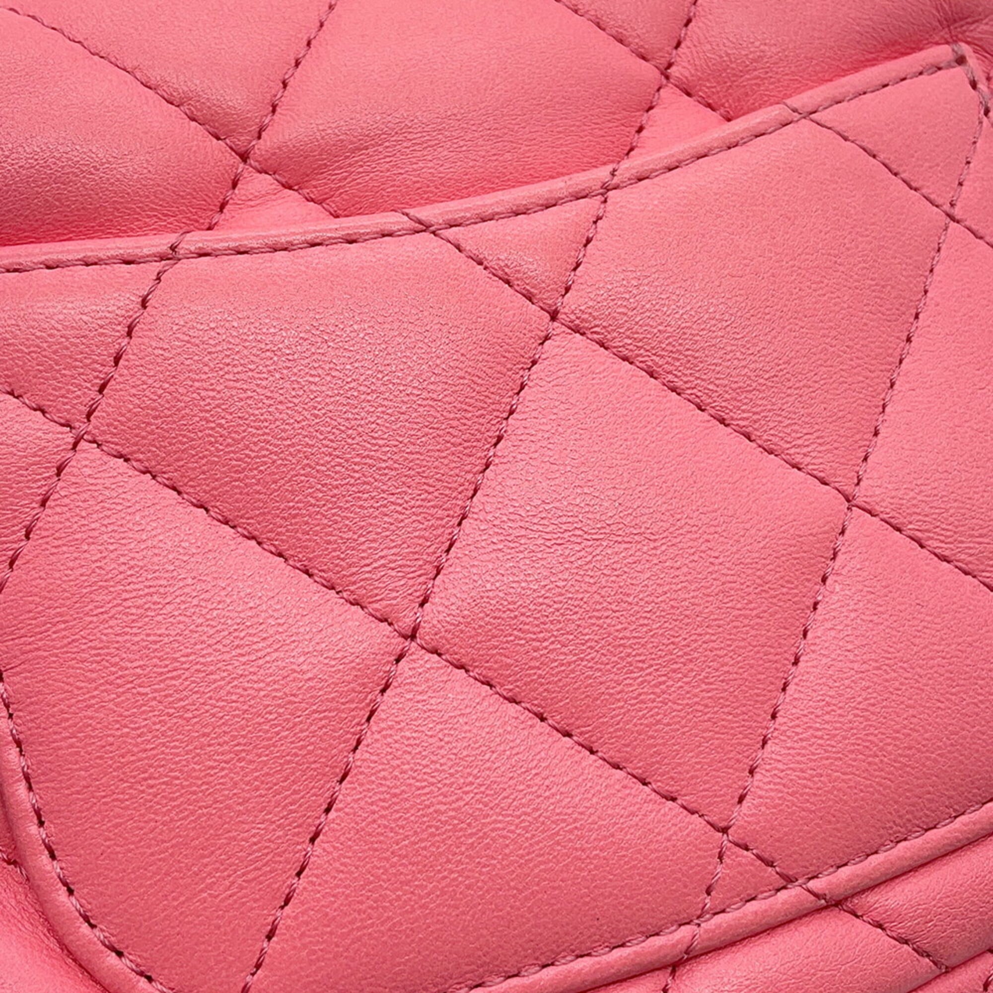 Chanel Pink Leather Handbag Shoulder Bag (Pre-Owned)