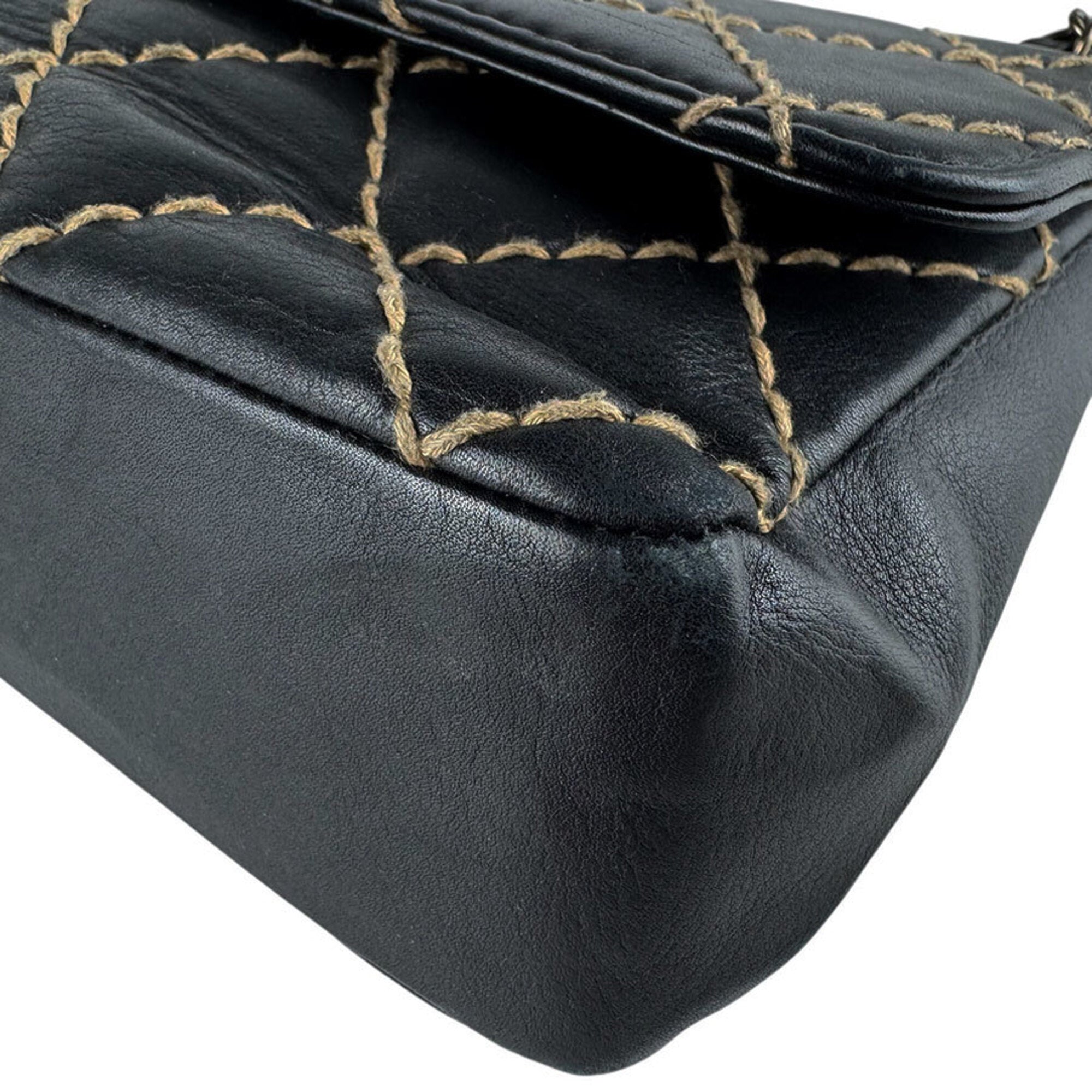 Chanel Beige Black Leather Shoulder Bag (Pre-Owned)
