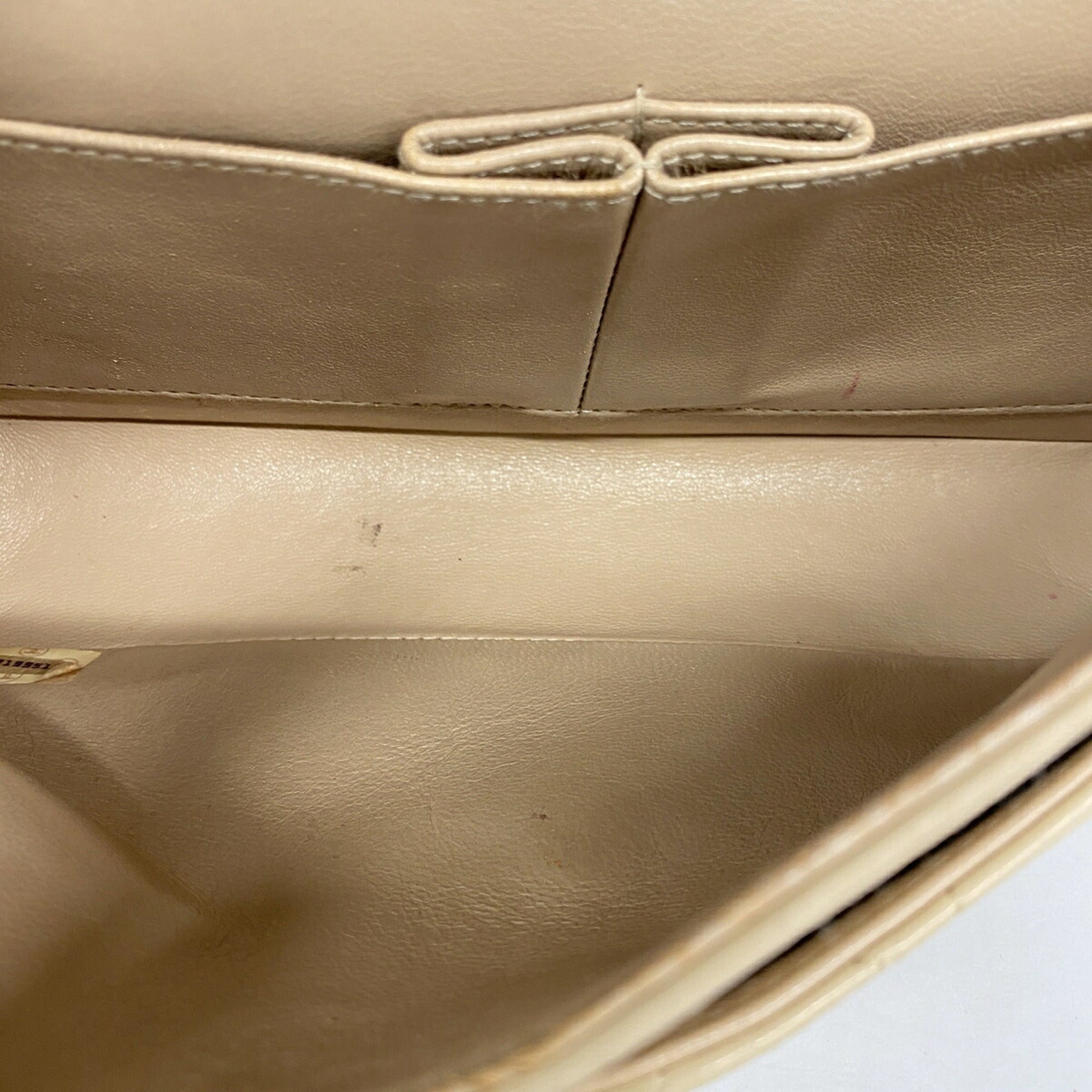 Chanel Beige Leather Shoulder Bag (Pre-Owned)
