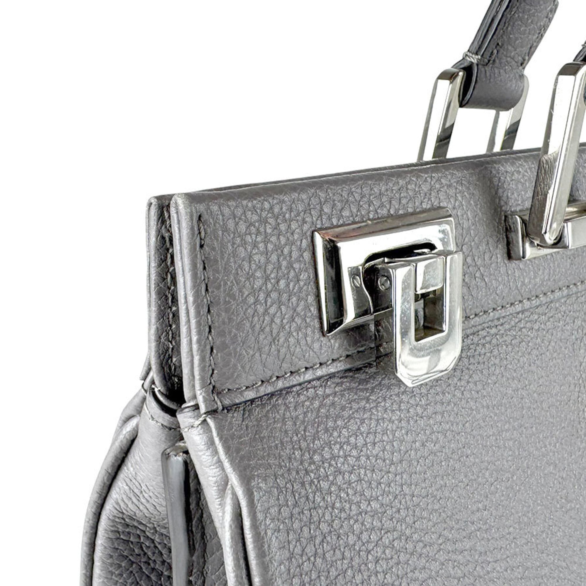 Gucci Gray Leather Handbag Shoulder Bag (Pre-Owned)