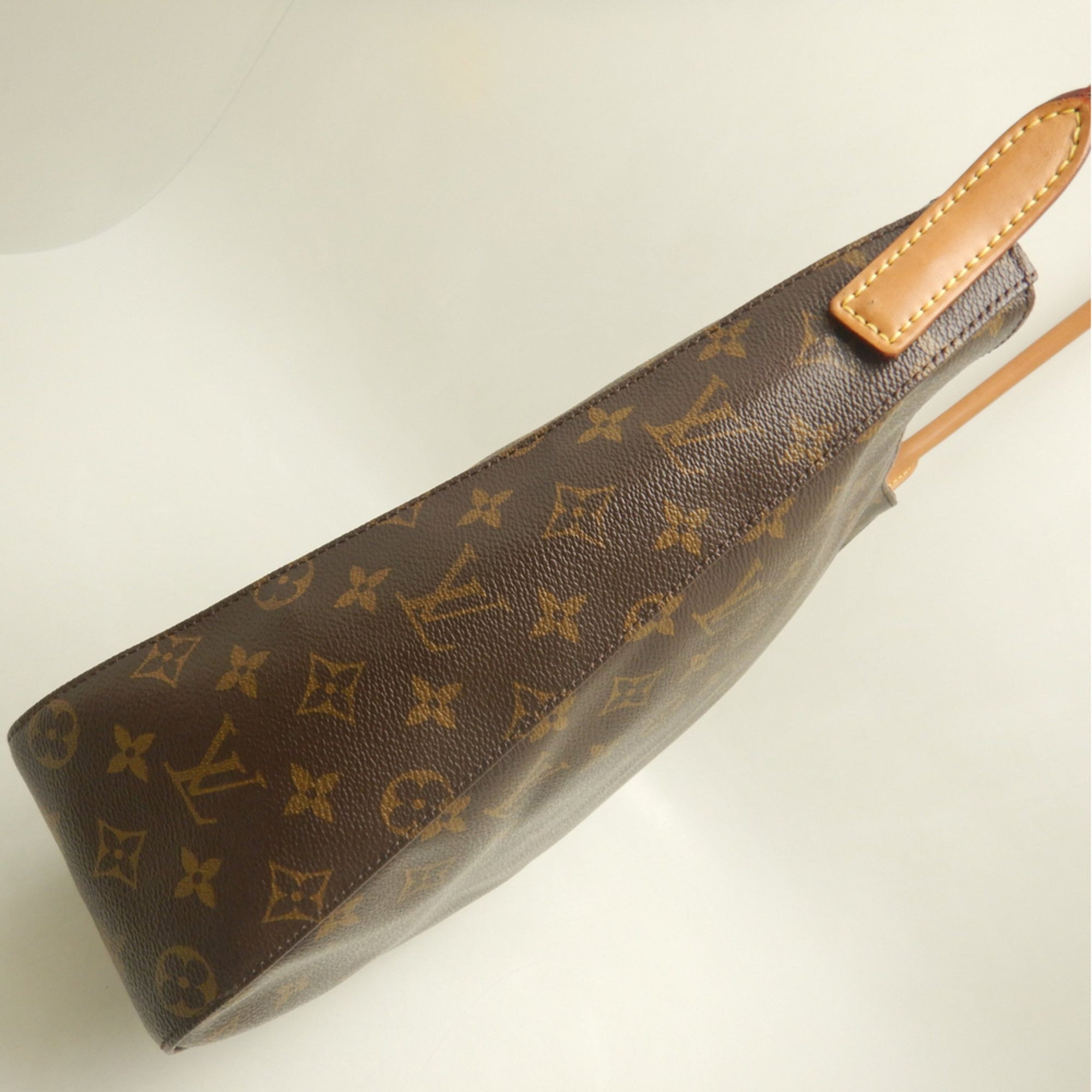 Louis Vuitton Brown Monogram Monogram Shoulder Bag (Pre-Owned)