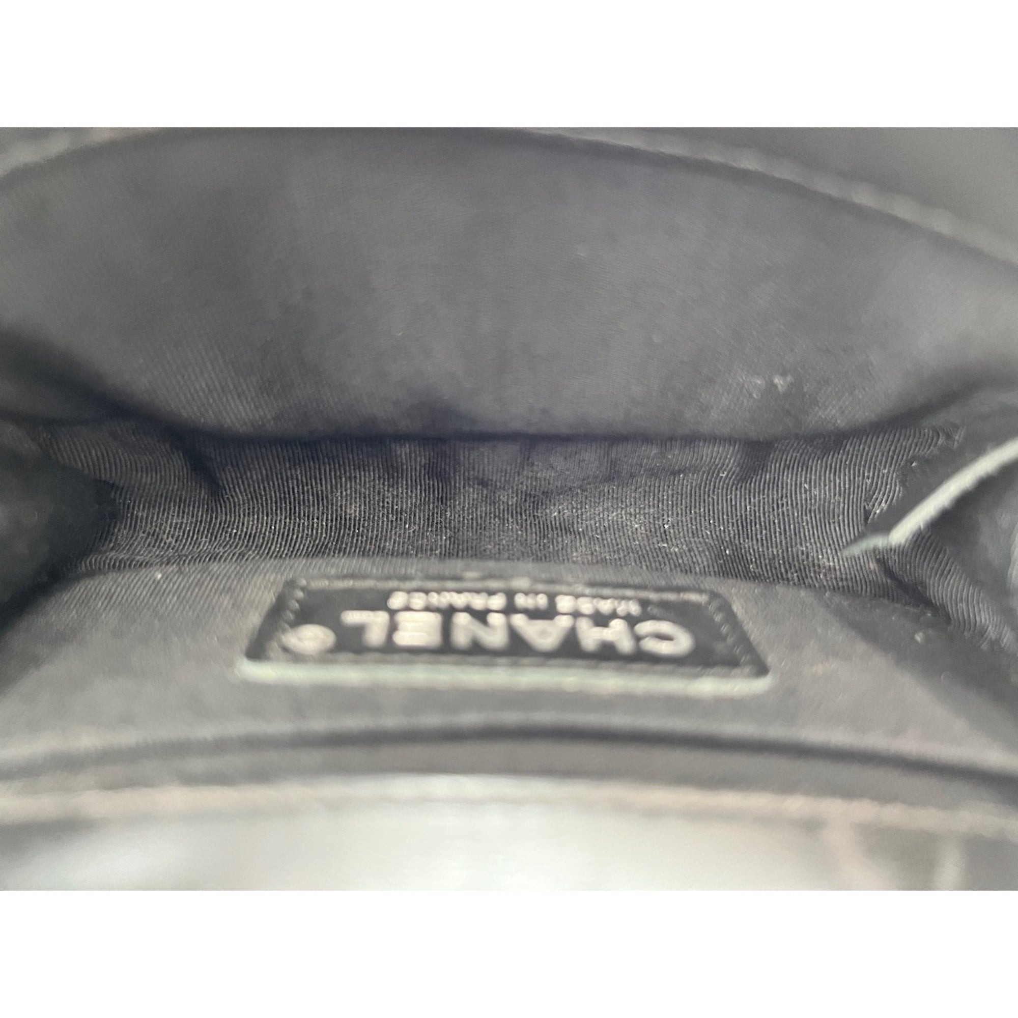 Chanel Black Leather Shoulder Bag (Pre-Owned)