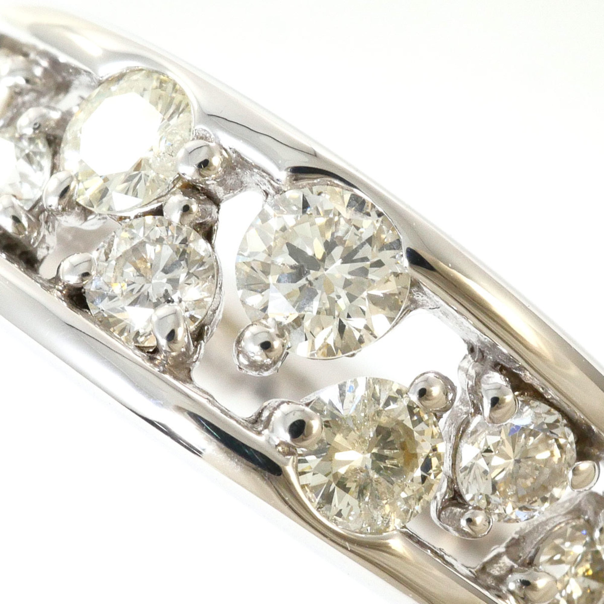 Unbranded White Gold White Gold (18K) Band Ring (Pre-Owned)