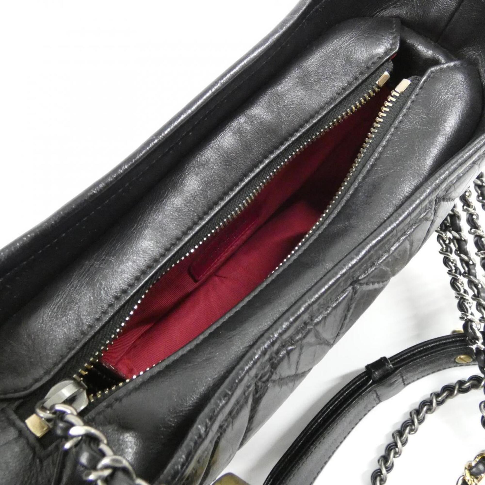 Chanel Black Leather Shoulder Bag (Pre-Owned)
